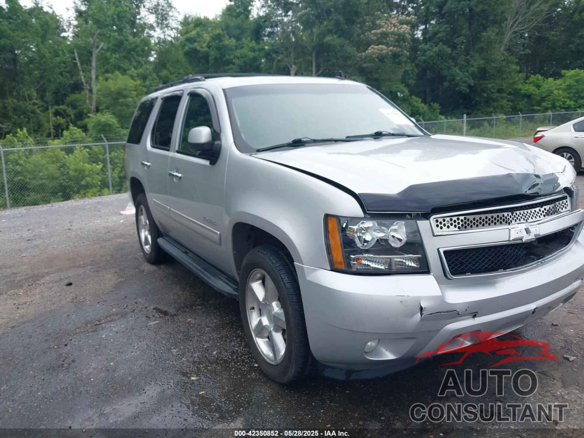 CHEVROLET TAHOE 2011 - 1GNSKBE08BR123400