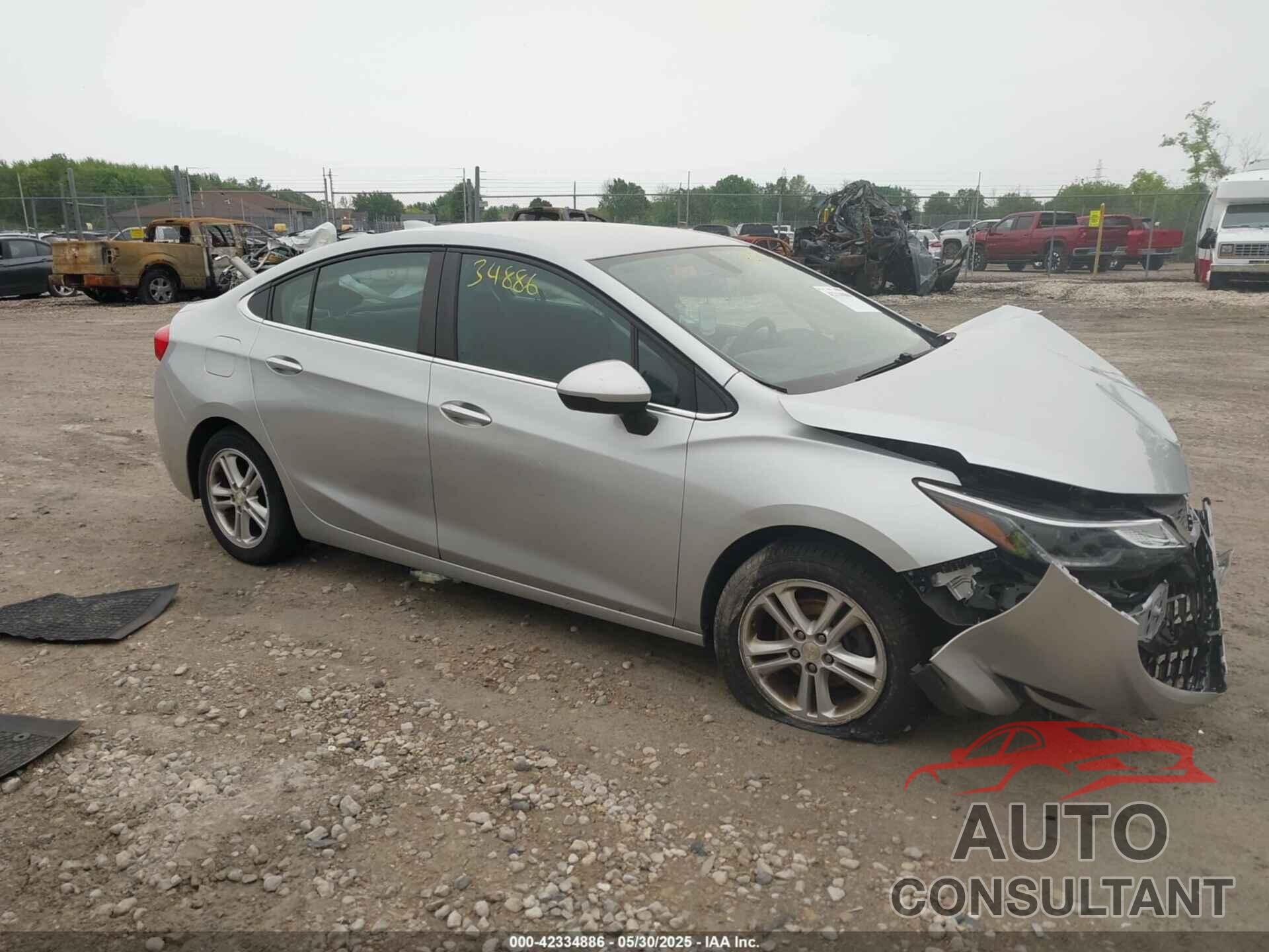 CHEVROLET CRUZE 2018 - 1G1BE5SM9J7209732