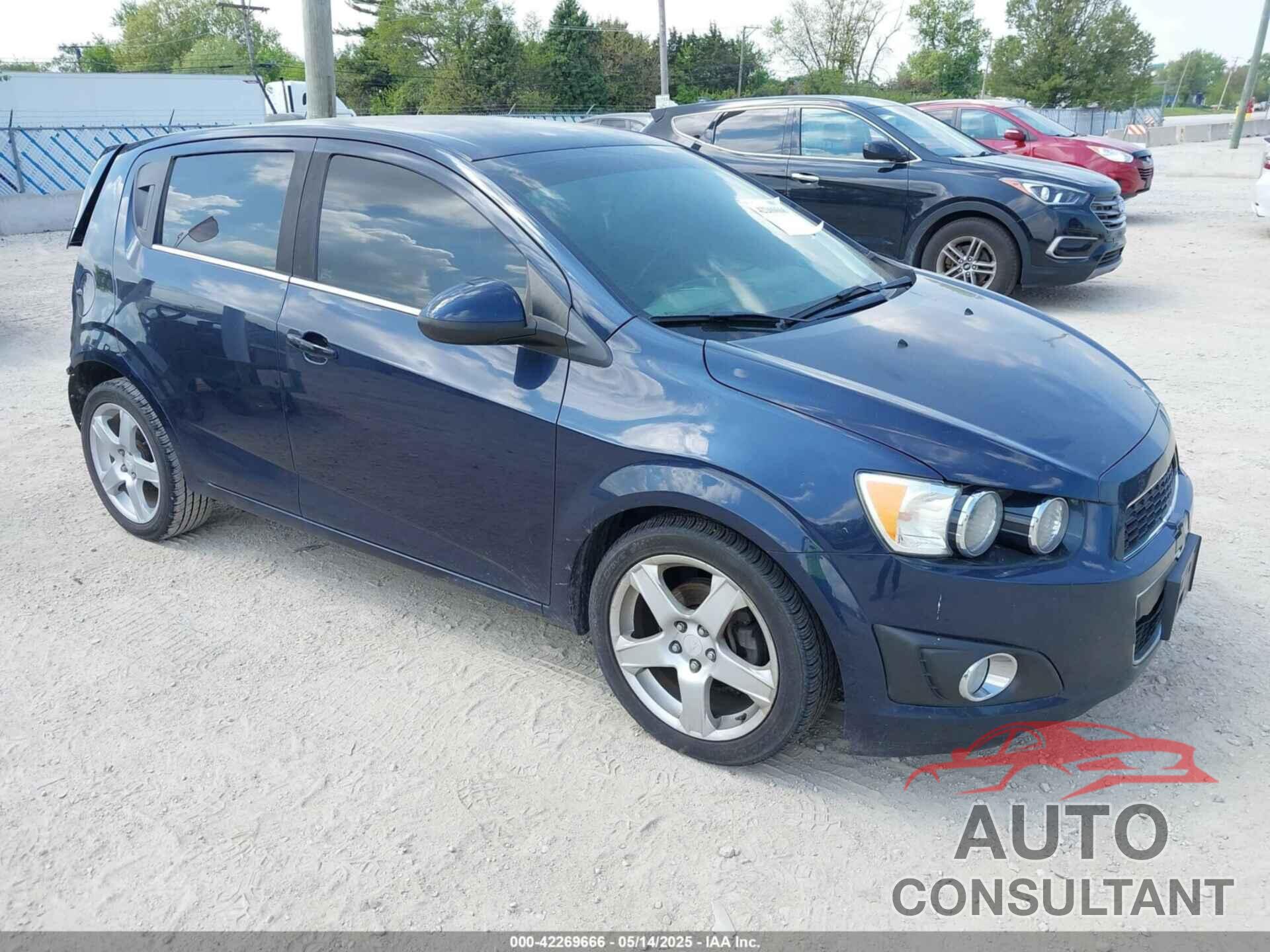 CHEVROLET SONIC 2016 - 1G1JE6SB6G4144171