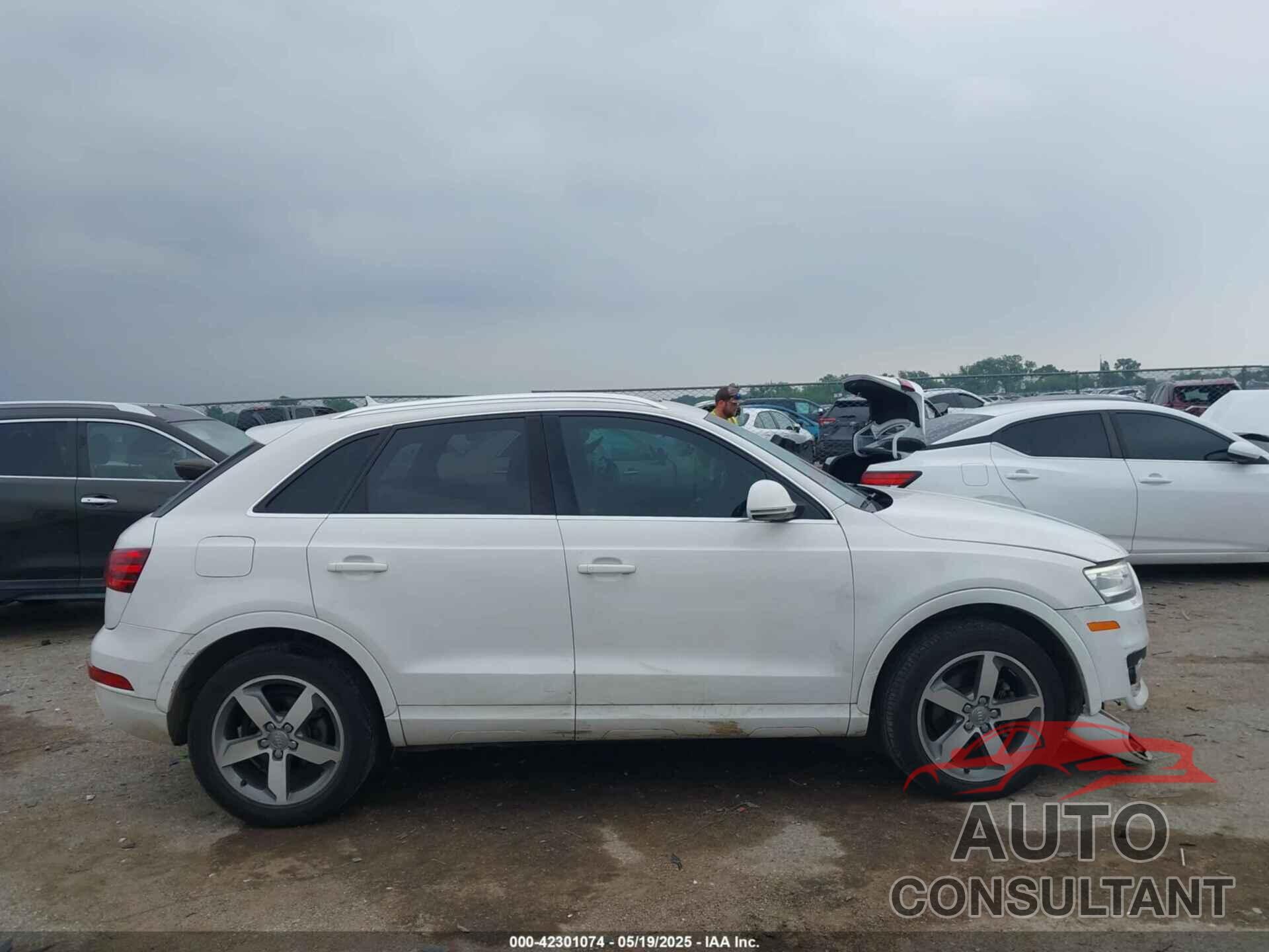 AUDI Q3 2015 - WA1EFCFS2FR008193