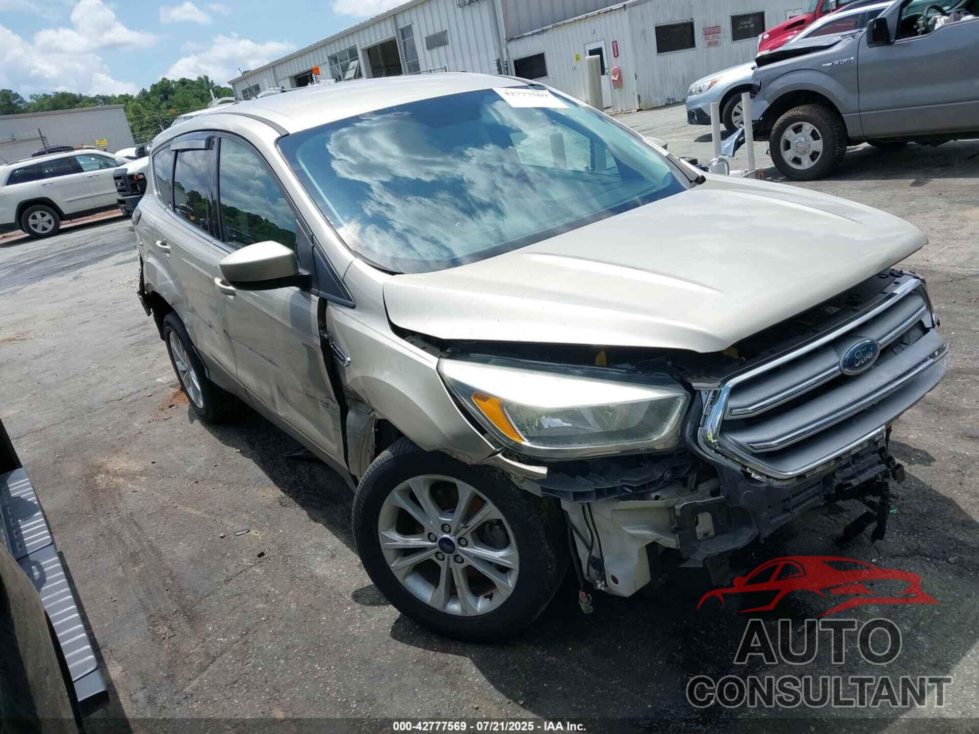 FORD ESCAPE 2017 - 1FMCU0GD7HUC92563