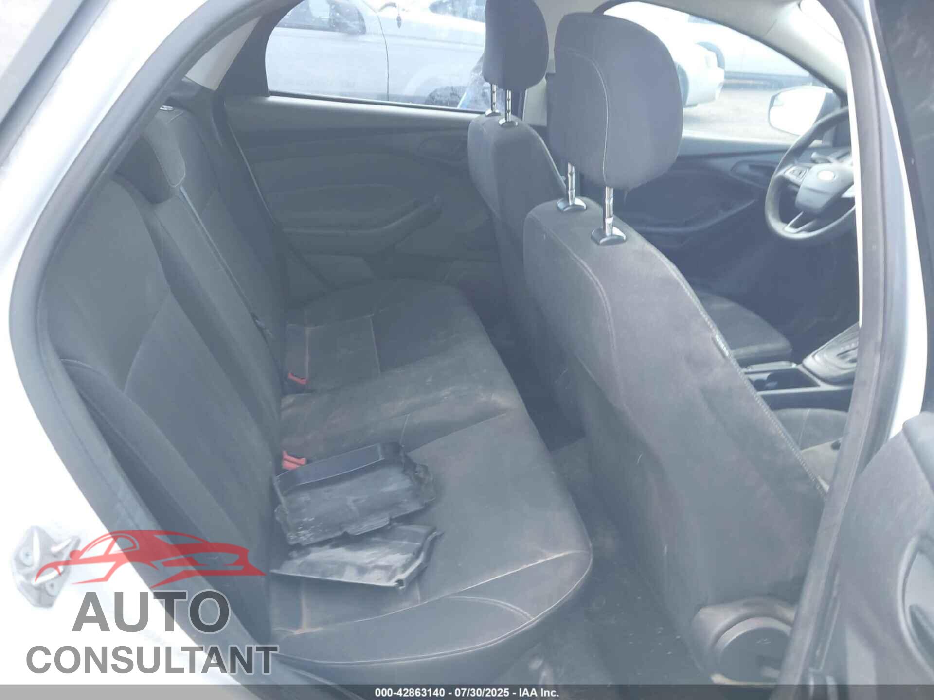 FORD FOCUS 2015 - 1FADP3E21FL256508
