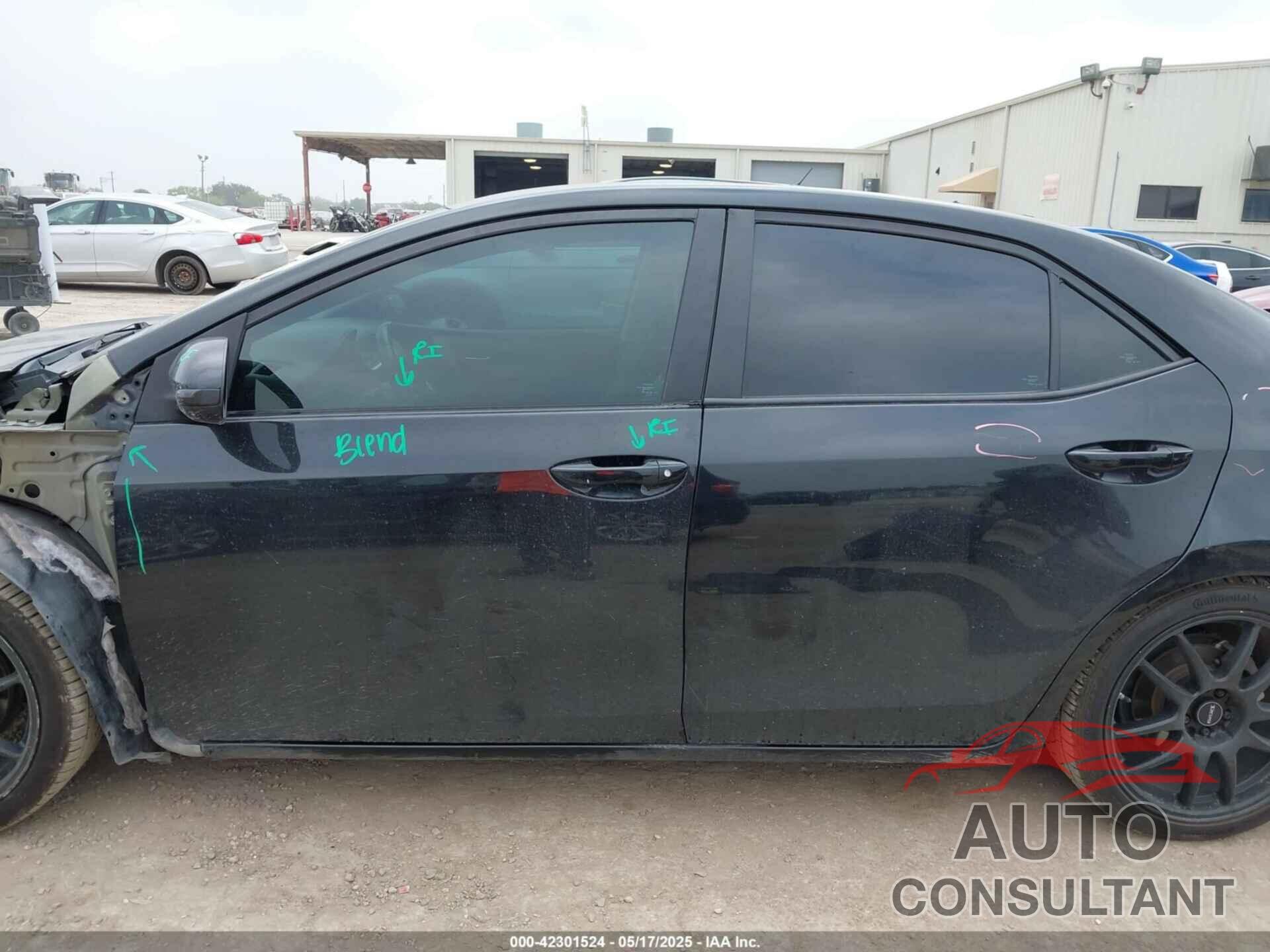 TOYOTA COROLLA 2018 - 5YFBURHE6JP790848