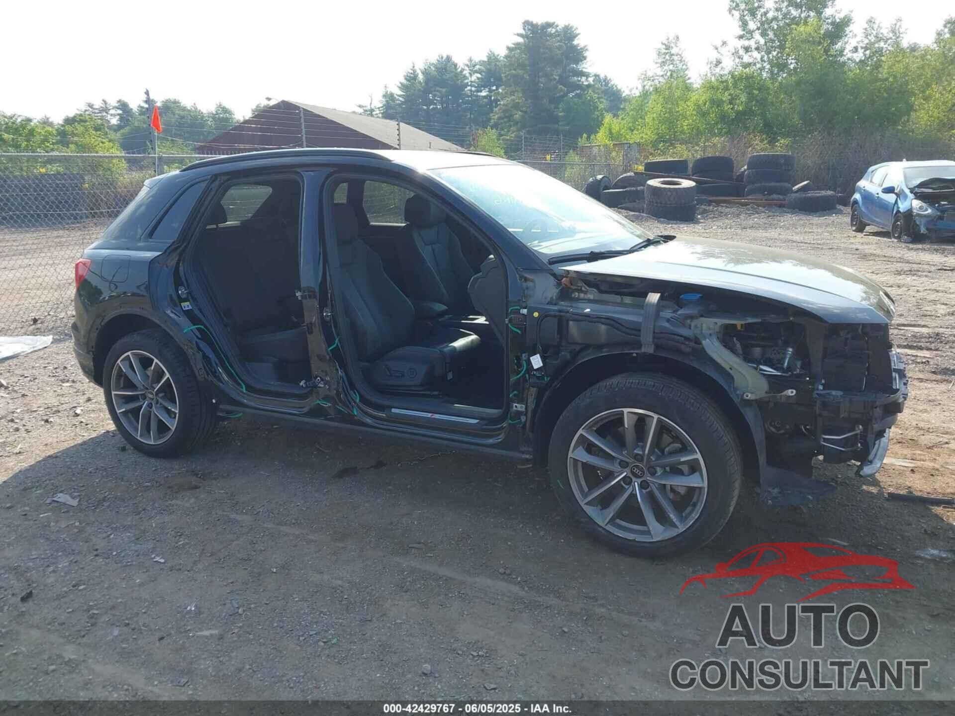 AUDI Q3 2023 - WA1DECF39P1111196