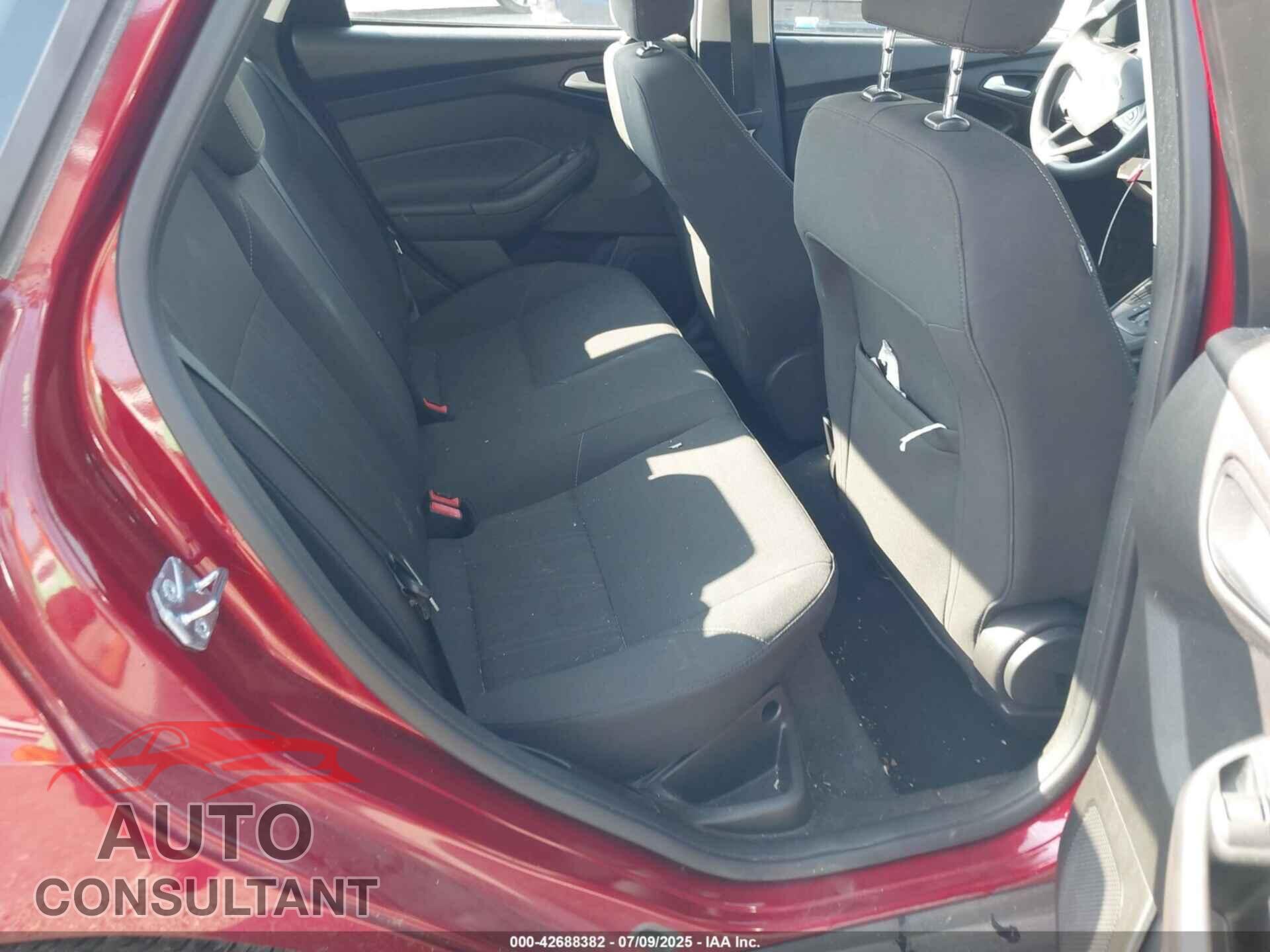 FORD FOCUS 2016 - 1FADP3F26GL287575