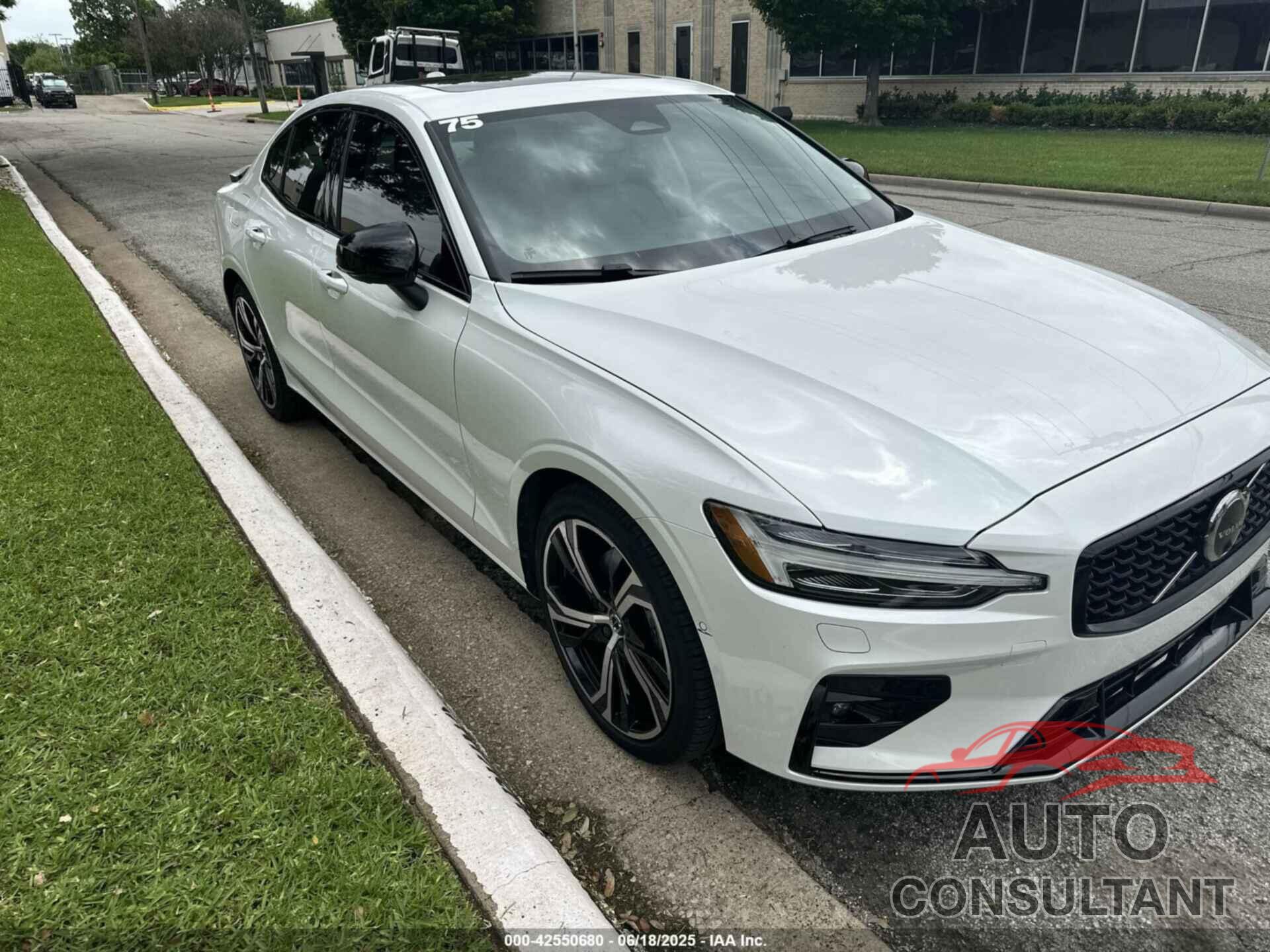 VOLVO S60 2024 - 7JRL12TL1RG300955
