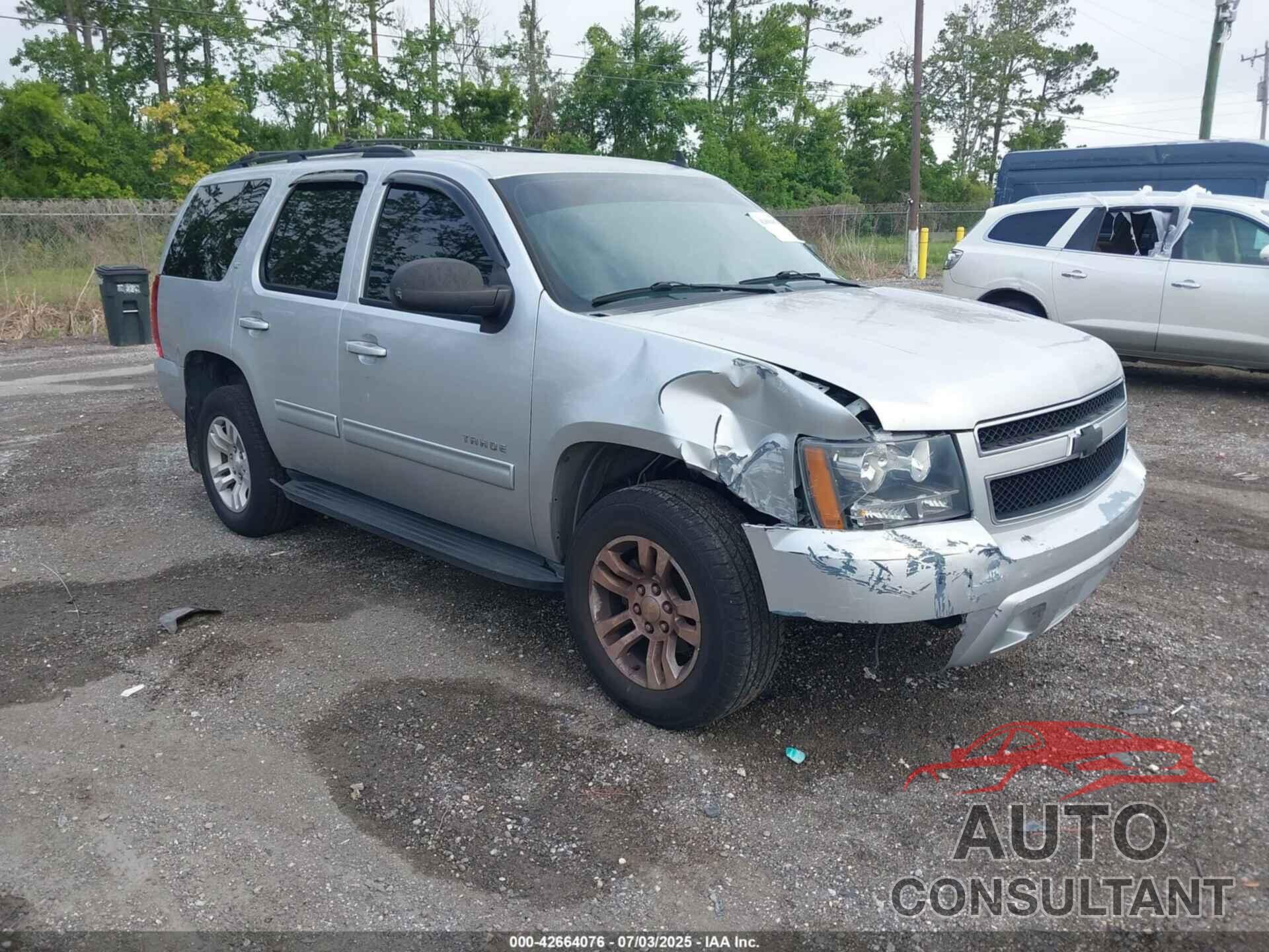 CHEVROLET TAHOE 2013 - 1GNSKBE09DR350808