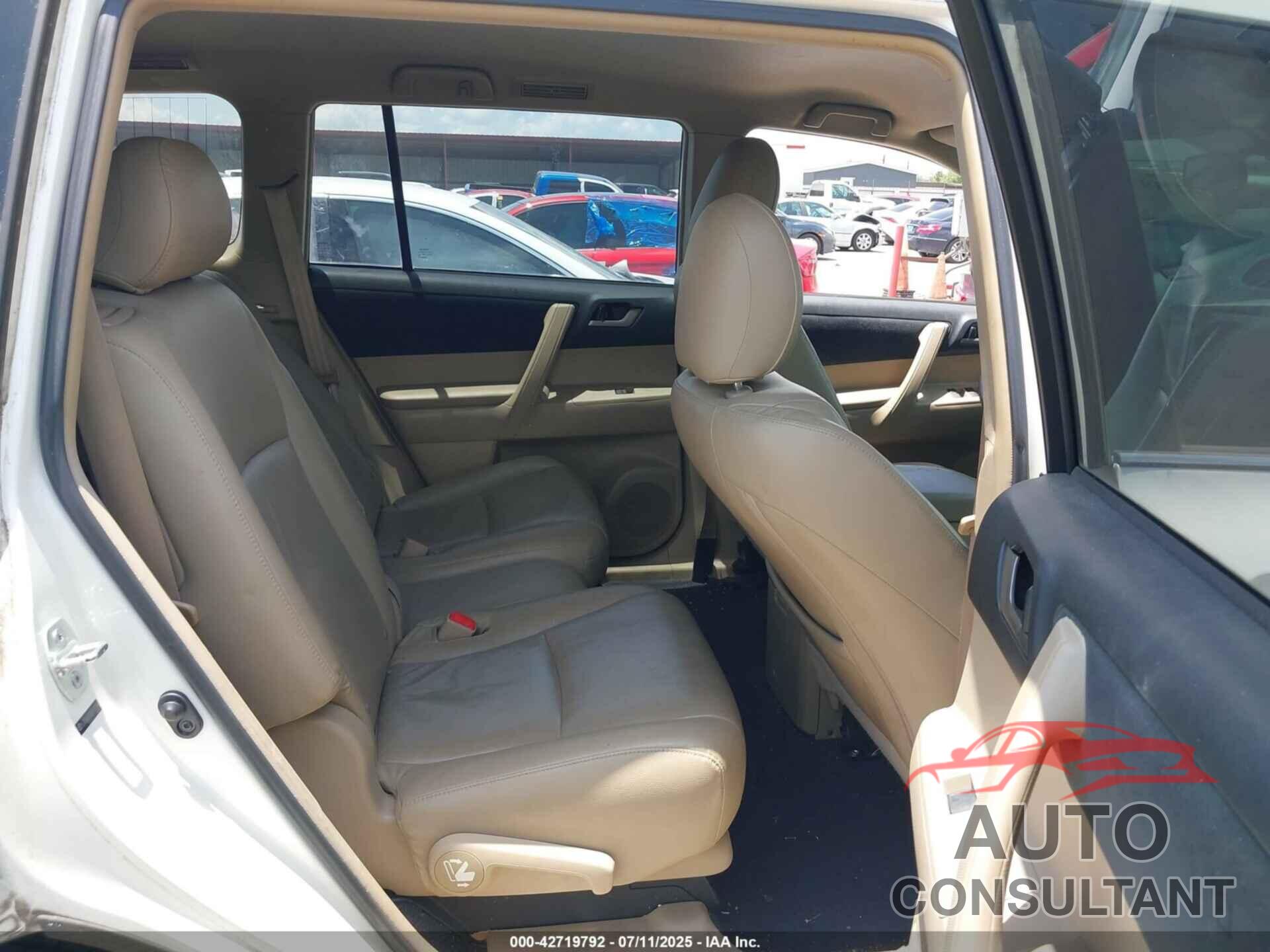 TOYOTA HIGHLANDER 2013 - 5TDZK3EH3DS112098