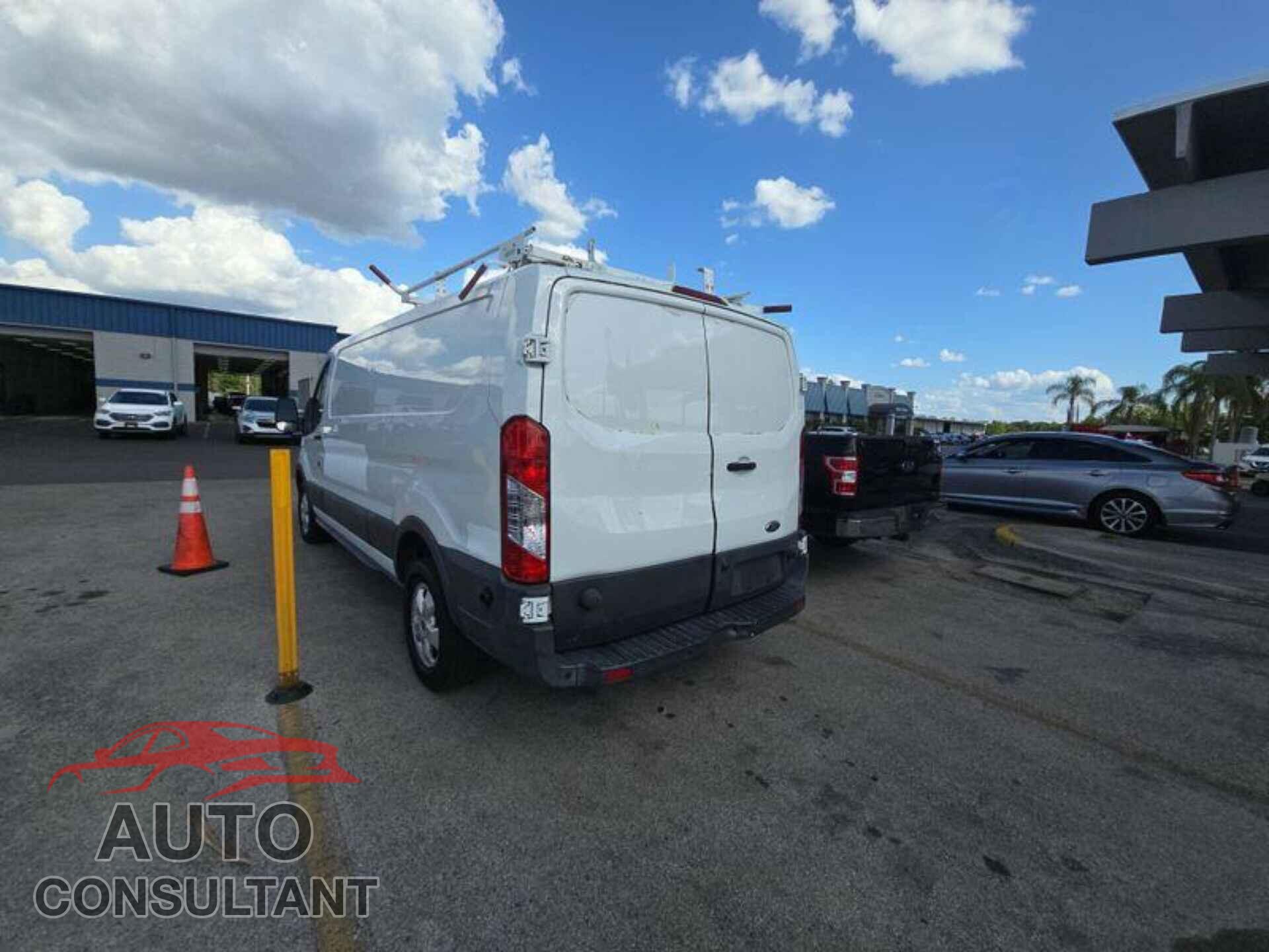 FORD TRANSIT 2017 - 1FTYR2ZM2HKA61375