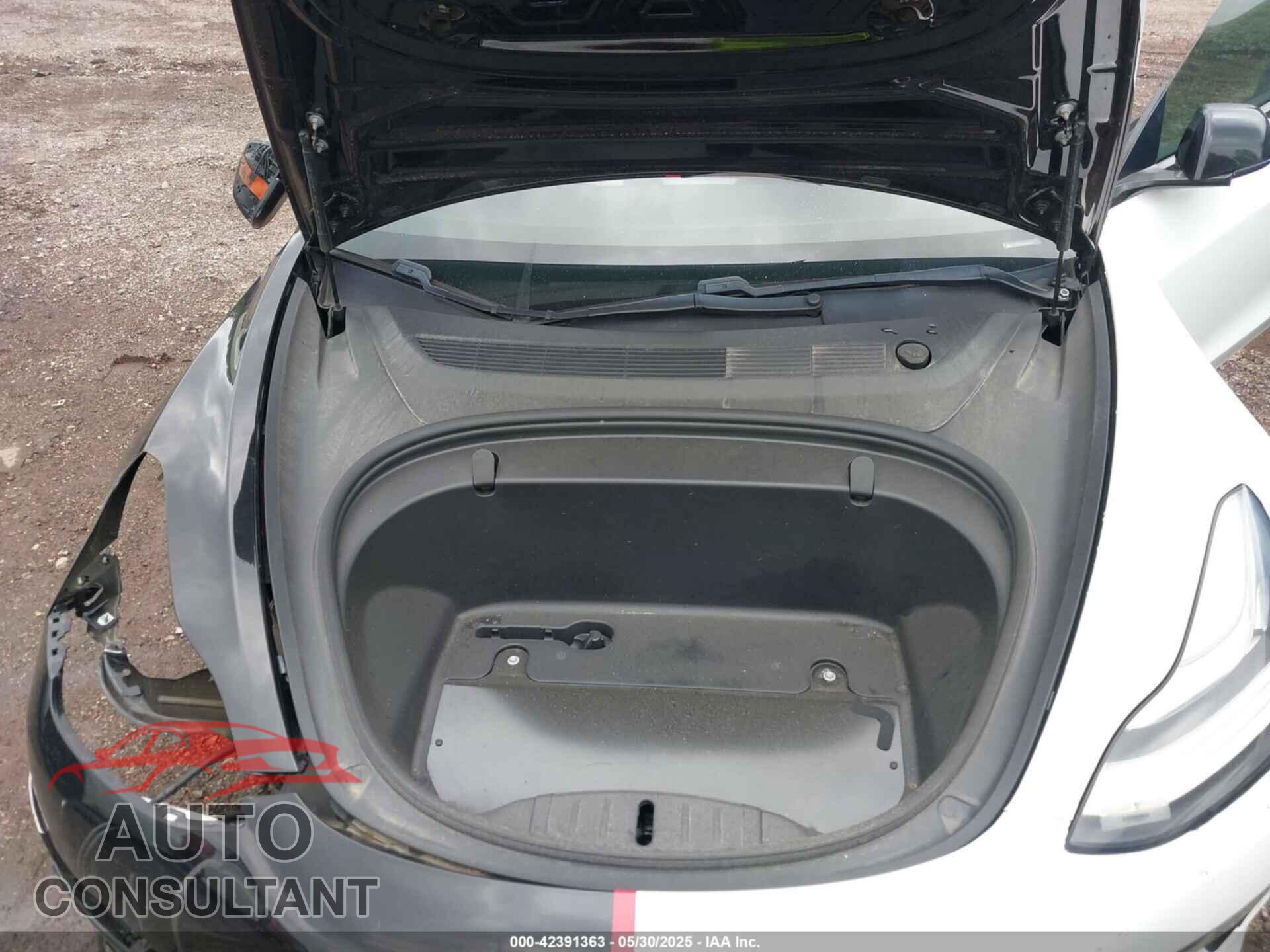 TESLA MODEL 3 2018 - 5YJ3E1EB3JF144367