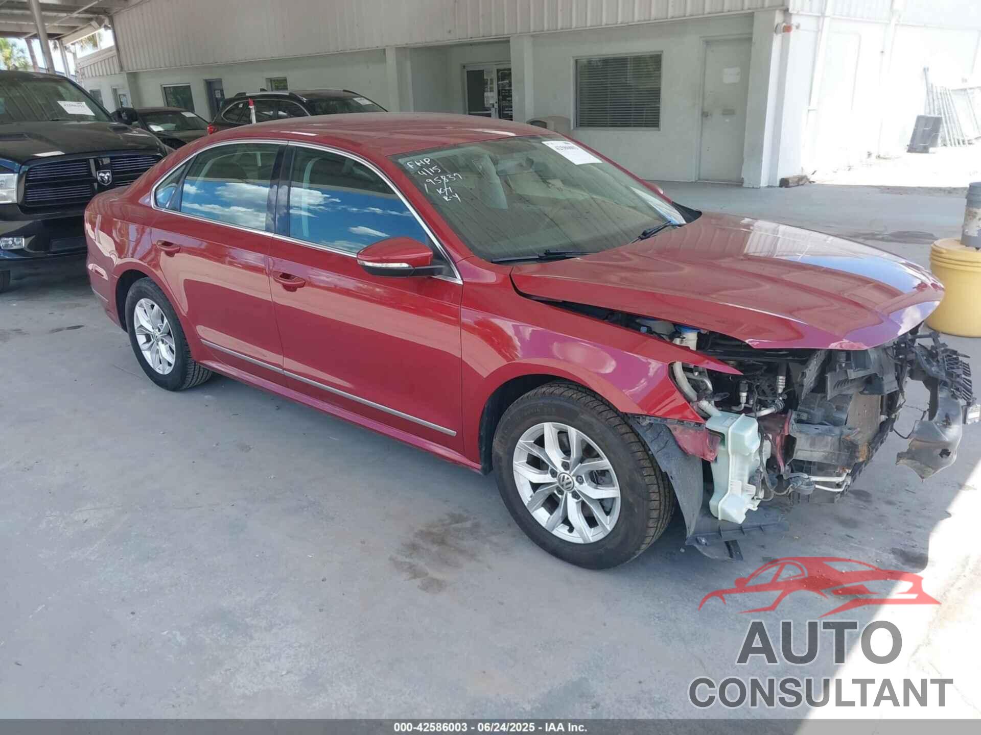 VOLKSWAGEN PASSAT 2017 - 1VWAT7A38HC056207