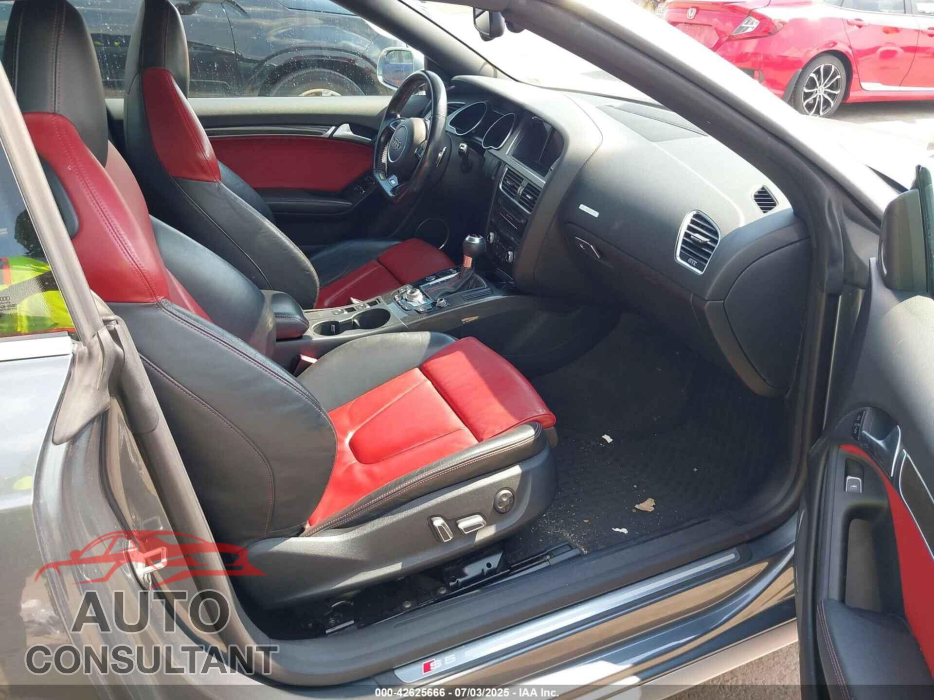 AUDI S5 2013 - WAUCGAFH5DN008757