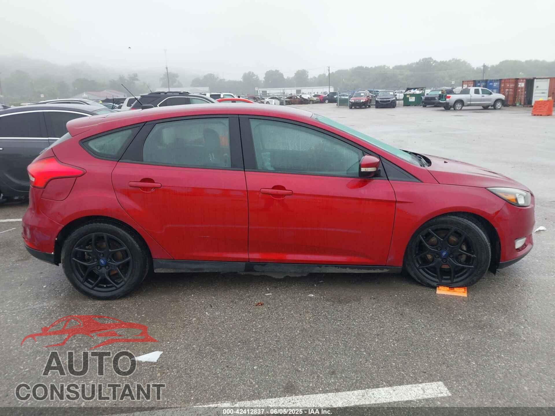 FORD FOCUS 2016 - 1FADP3K20GL361112