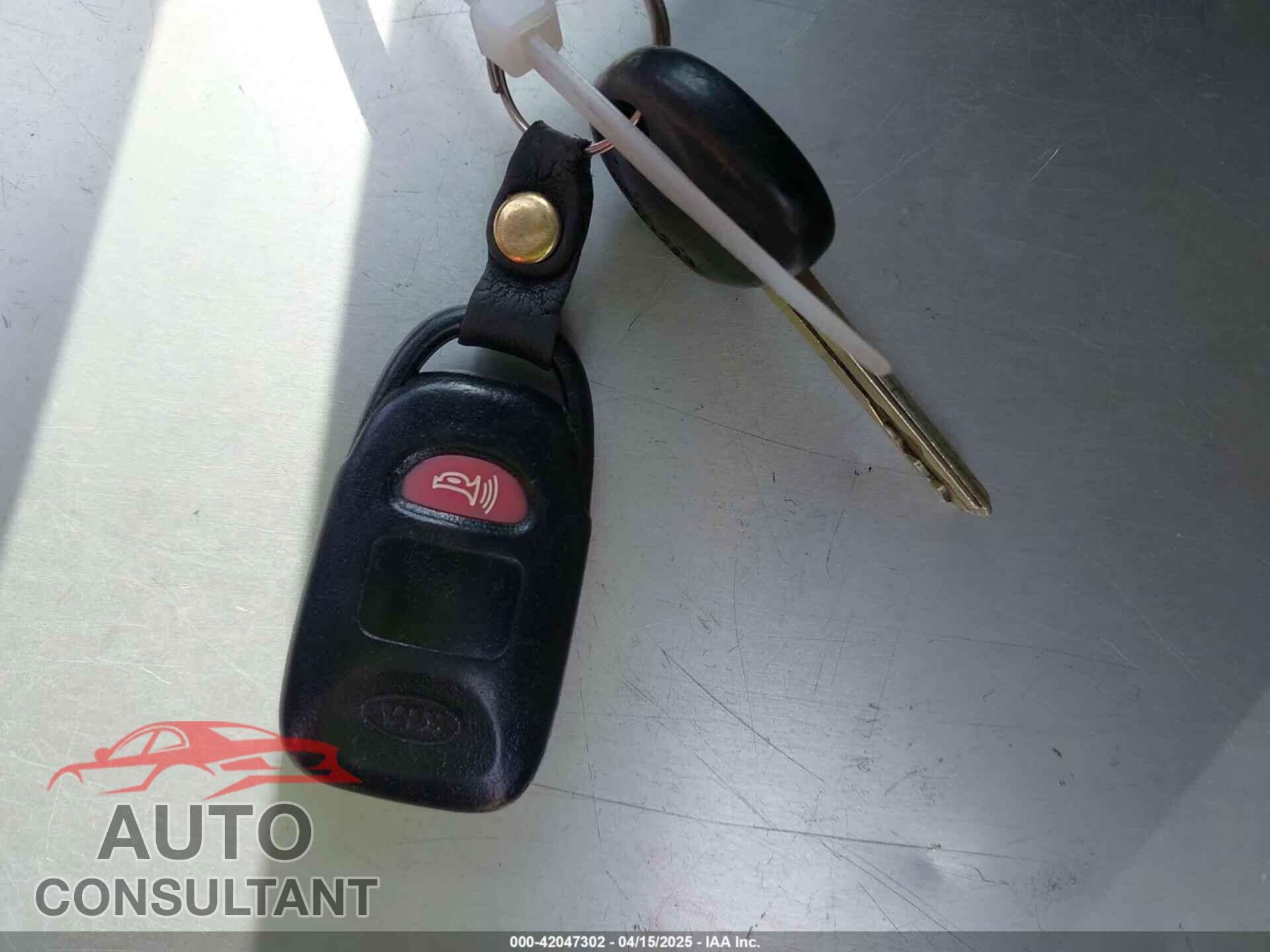 KIA OPTIMA 2011 - KNAGM4A78B5117530