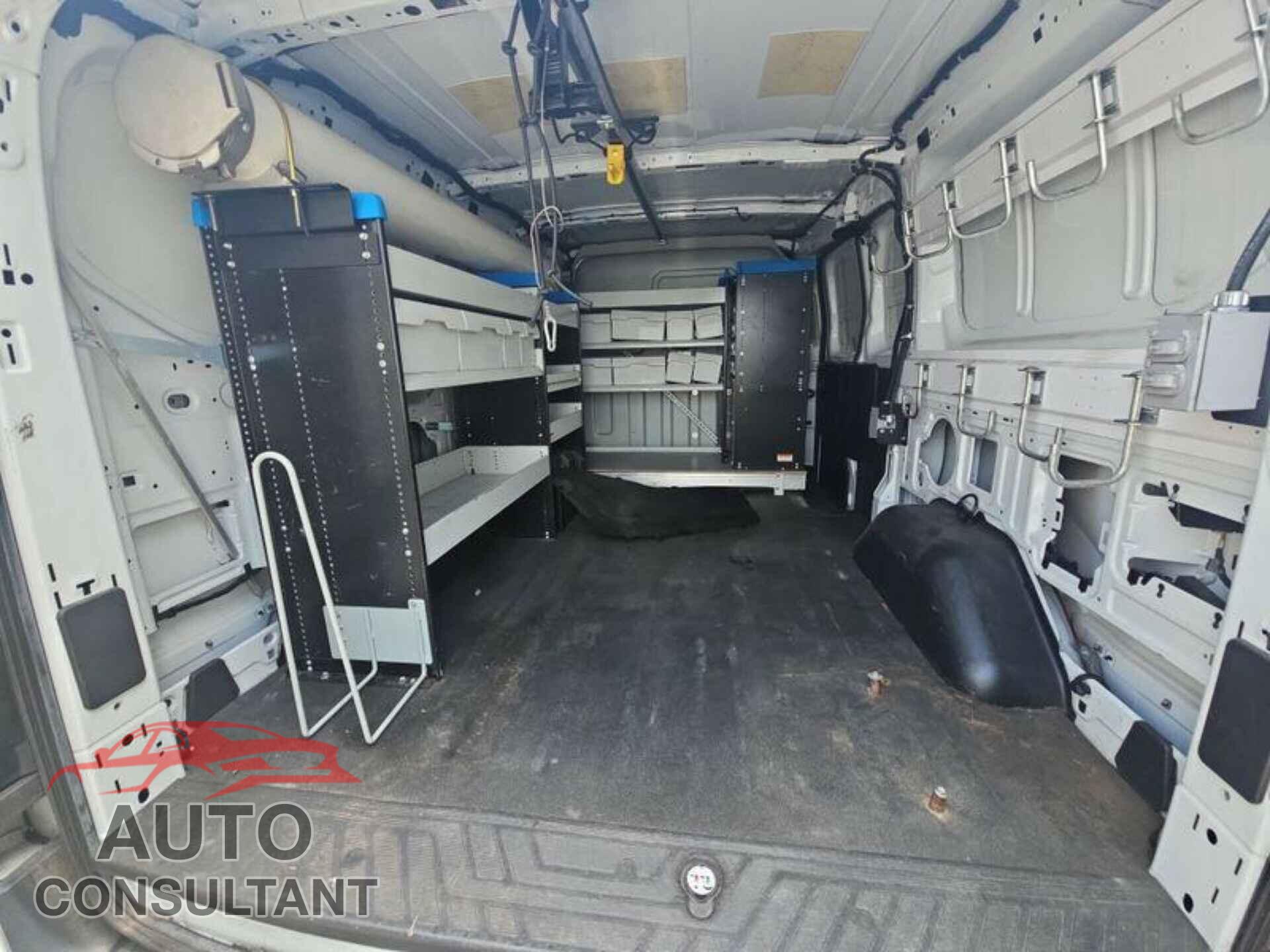 FORD TRANSIT-250 2015 - 1FTNR1ZM3FKA45034