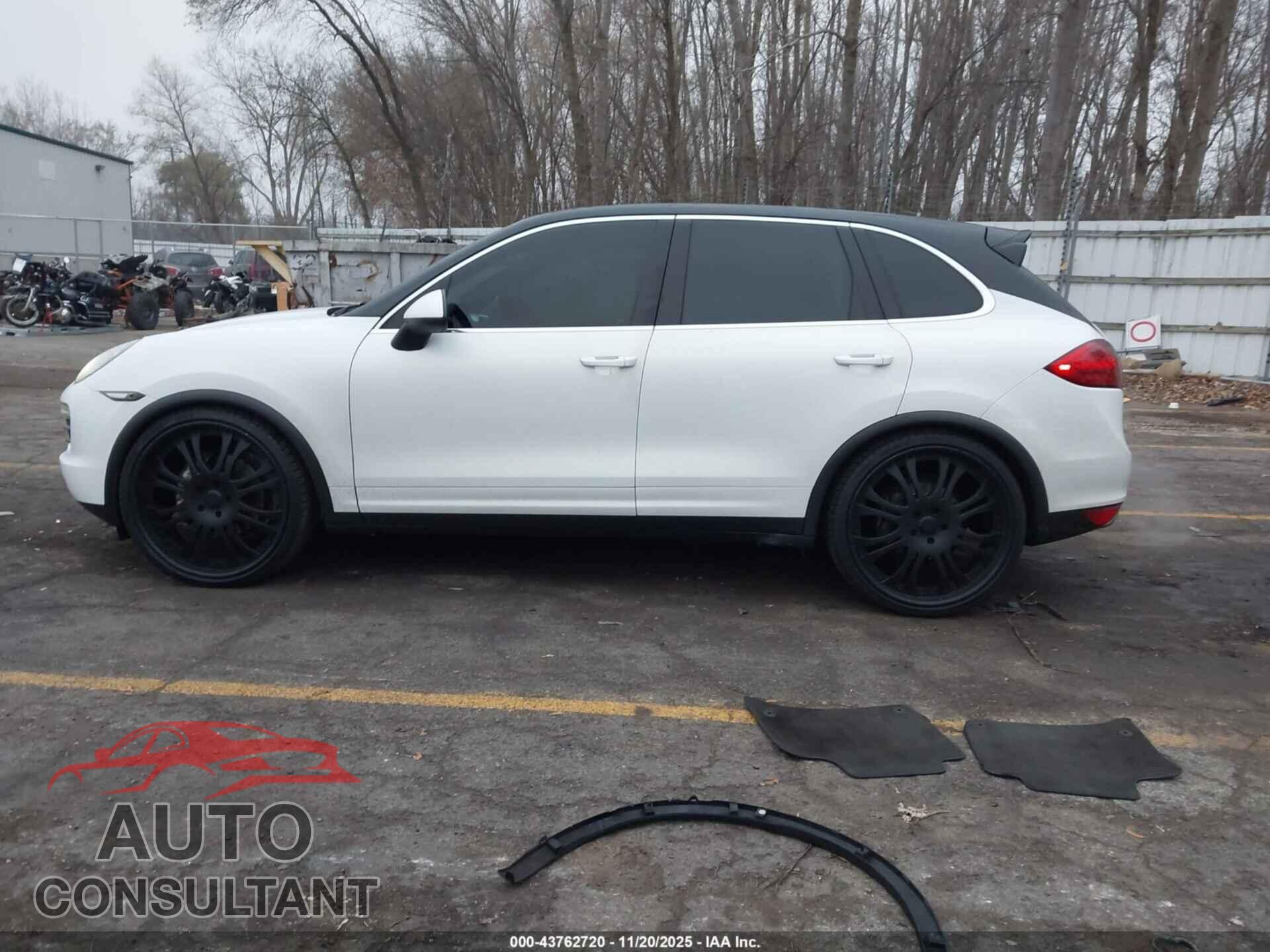 PORSCHE CAYENNE 2013 - WP1AB2A28DLA83268