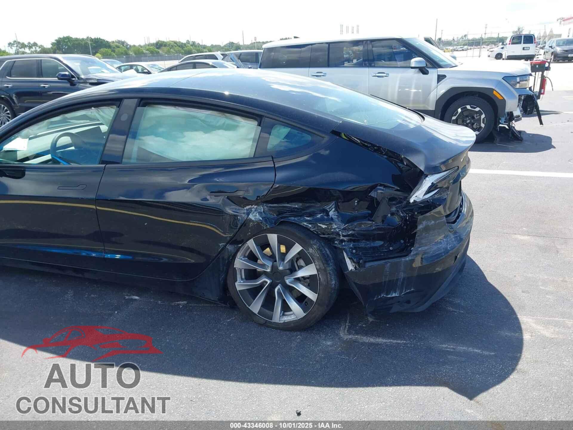 TESLA MODEL 3 2024 - 5YJ3E1EA5RF751762