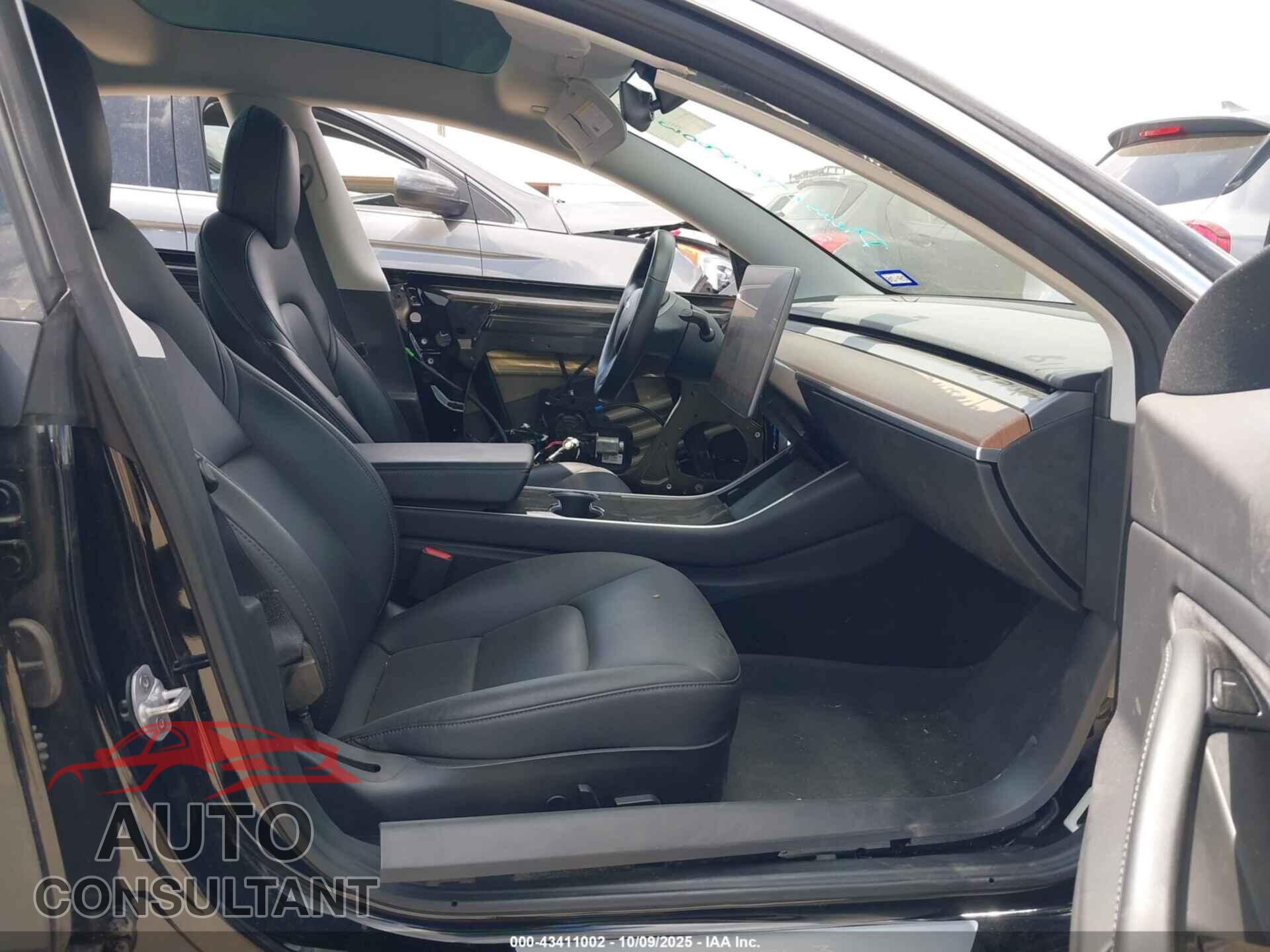 TESLA MODEL 3 2018 - 5YJ3E1EA7JF157100