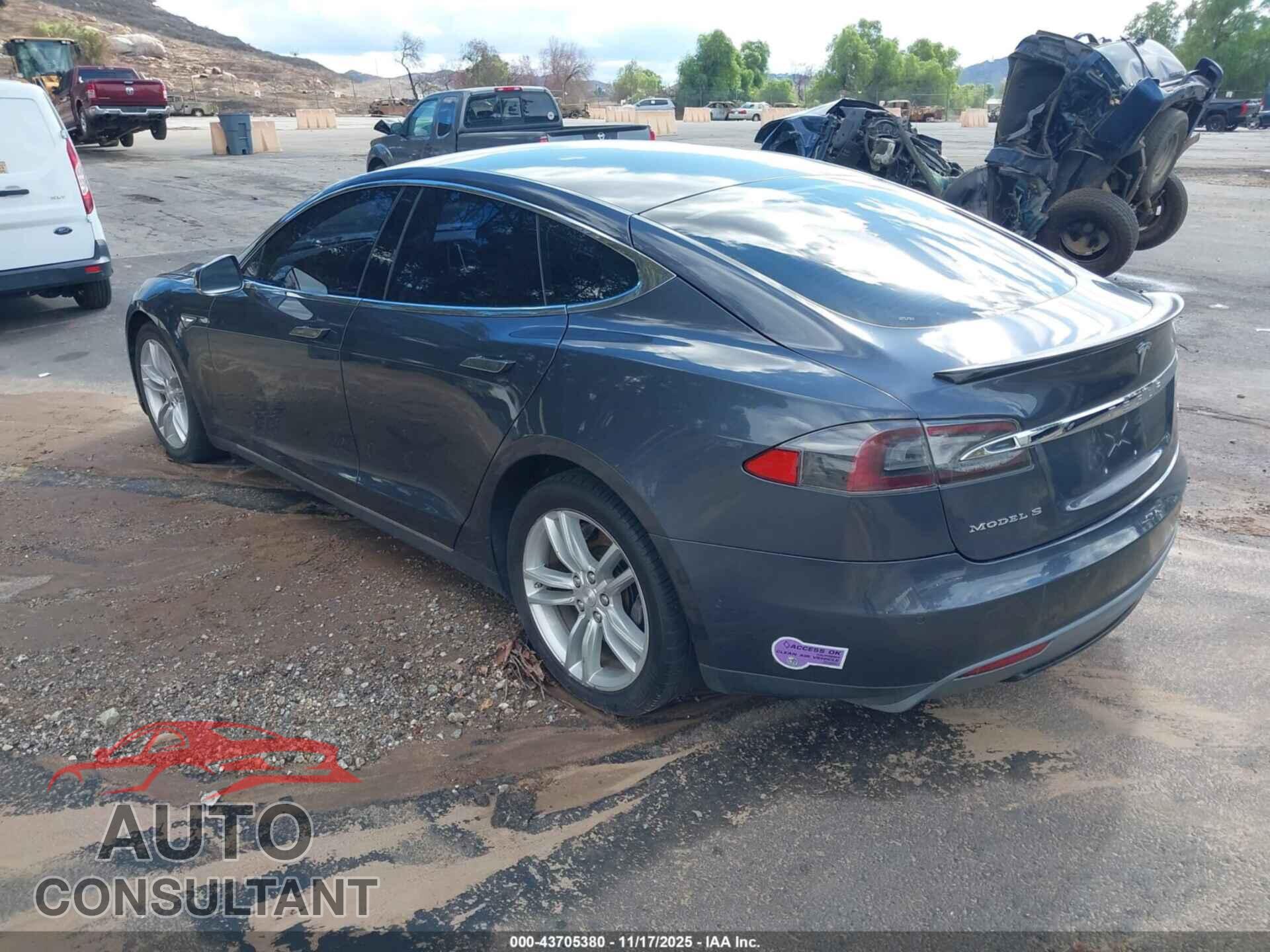 TESLA MODEL S 2015 - 5YJSA1E15FF105348