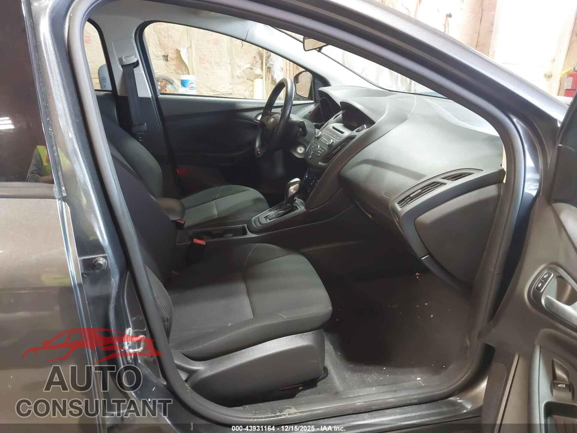 FORD FOCUS 2016 - 1FADP3F27GL390312