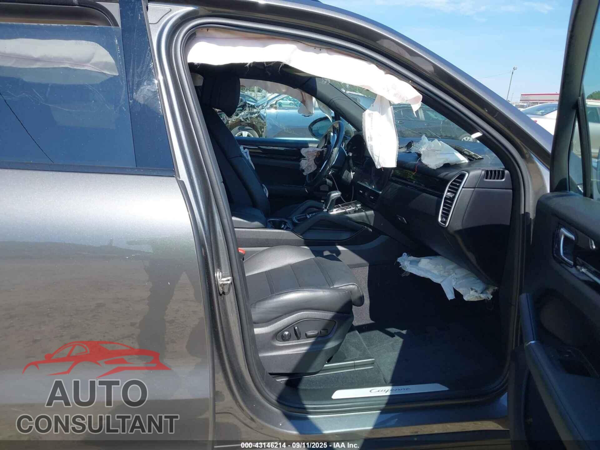 PORSCHE CAYENNE 2023 - WP1AA2AY9PDA07838