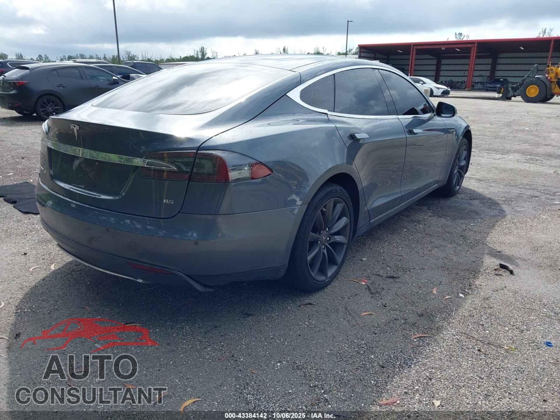 TESLA MODEL S 2013 - 5YJSA1CN9DFP28622