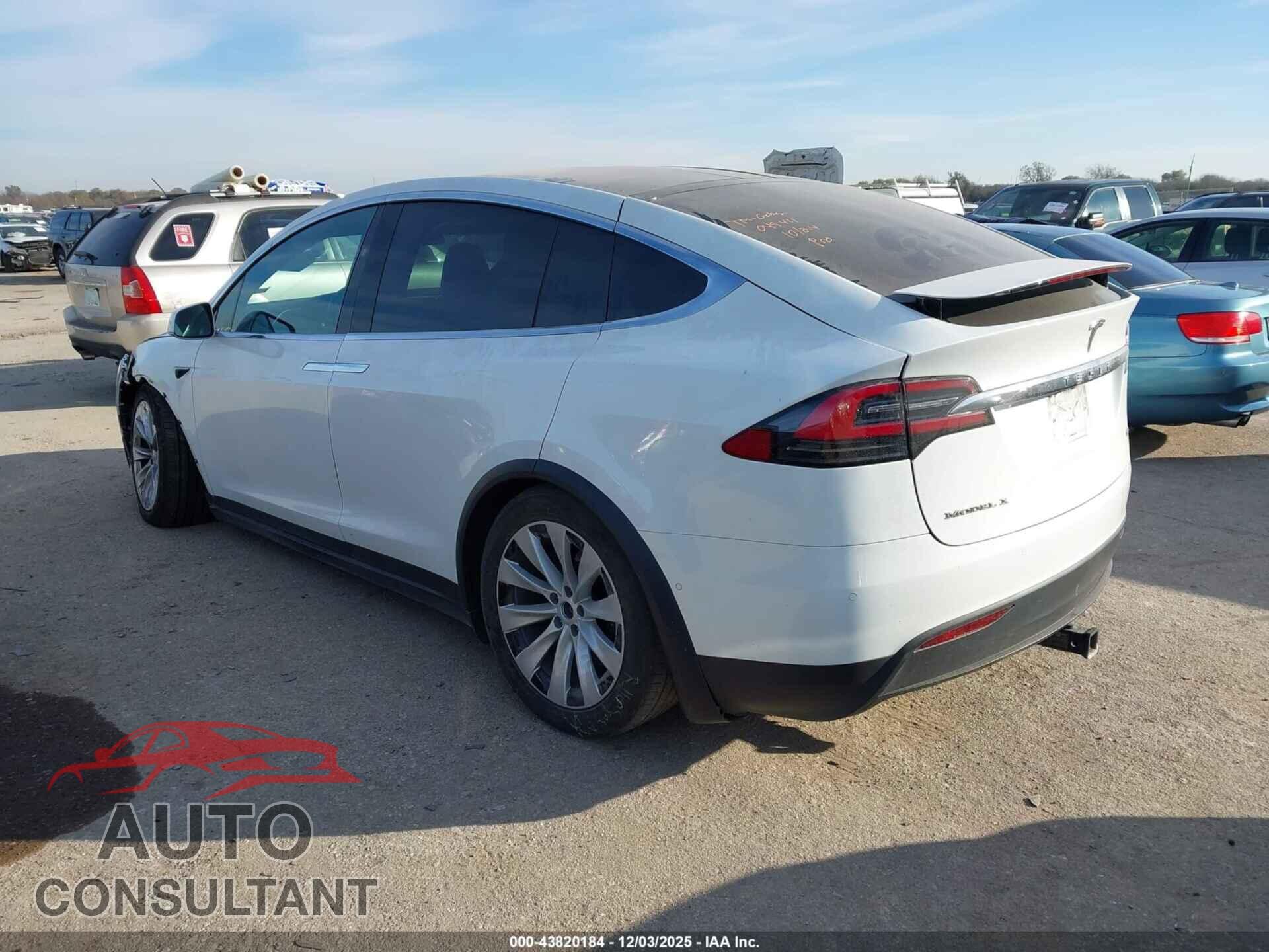 TESLA MODEL X 2017 - 5YJXCBE22HF049144