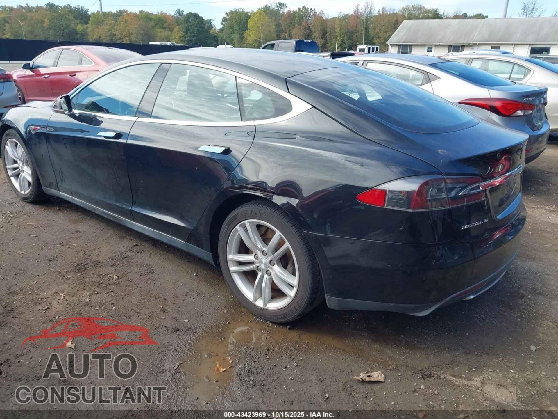 TESLA MODEL S 2013 - 5YJSA1AC7DFP10623