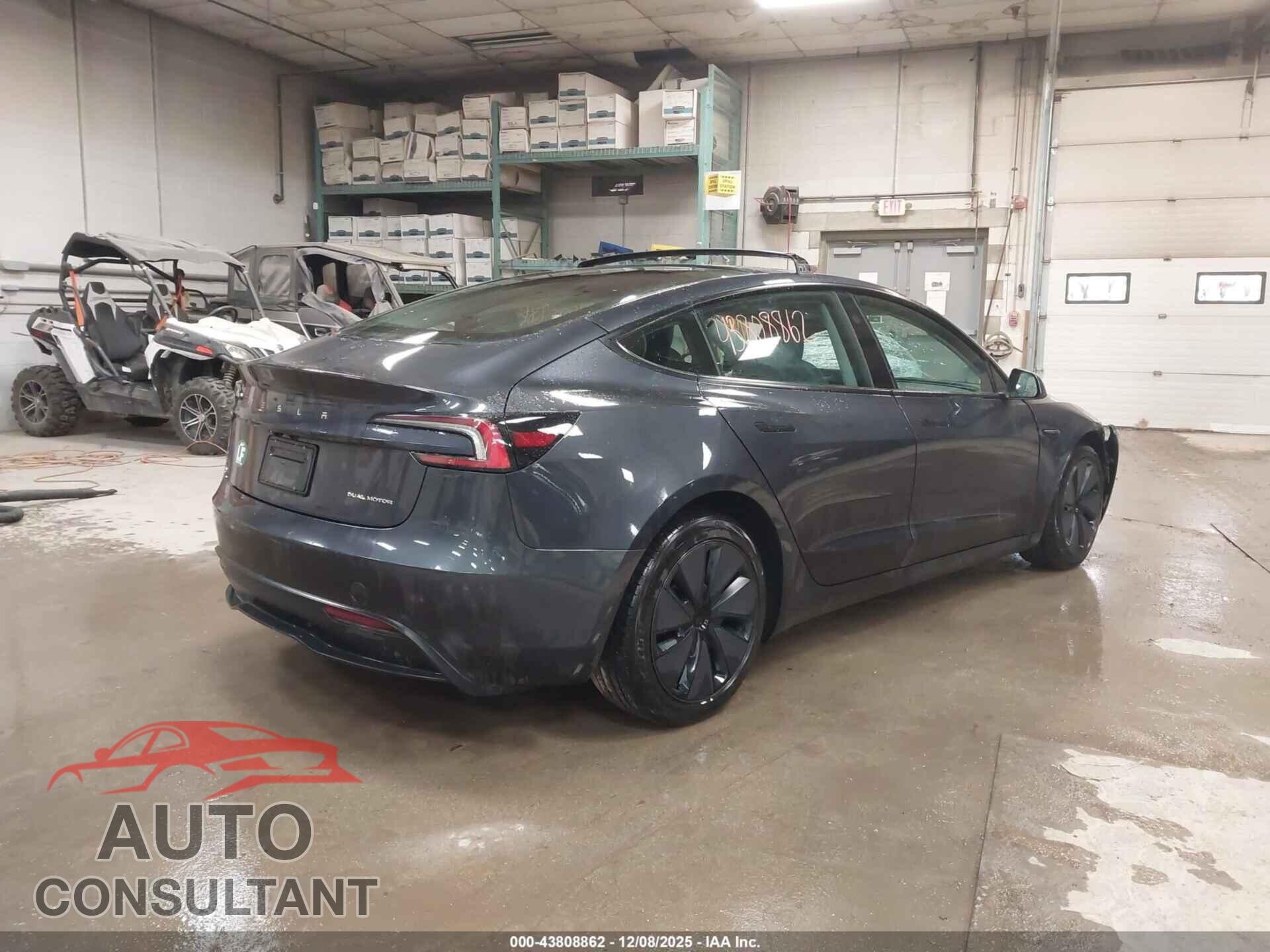 TESLA MODEL 3 2024 - 5YJ3E1EB2RF792911