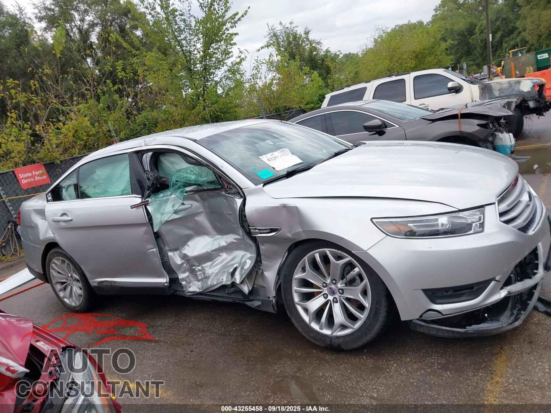 FORD TAURUS 2018 - 1FAHP2F86JG102246