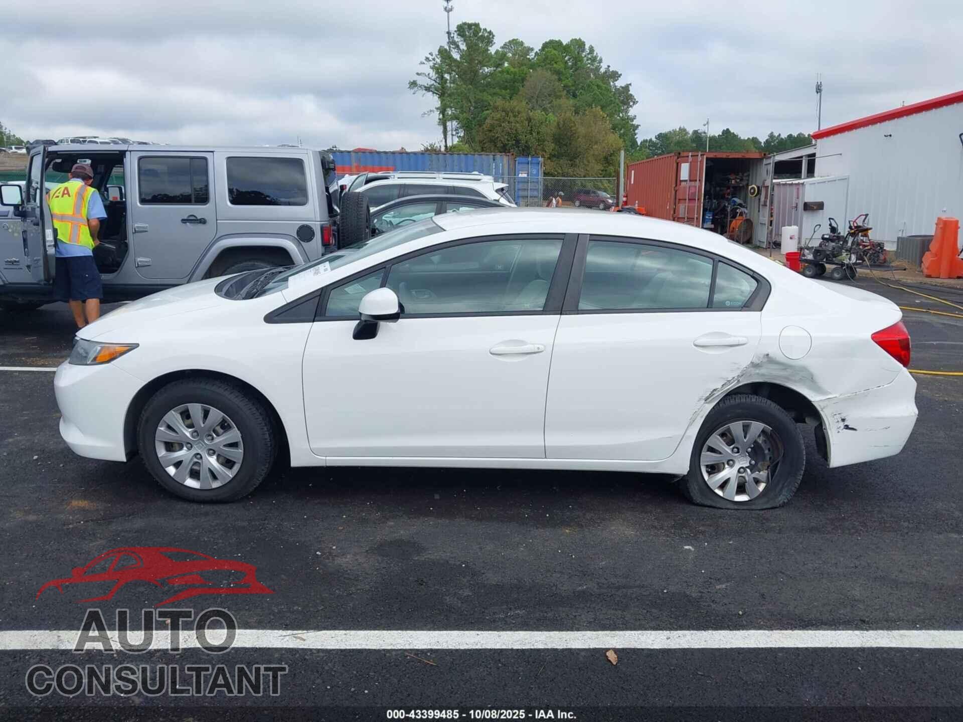 HONDA CIVIC 2012 - 2HGFB2F56CH590743