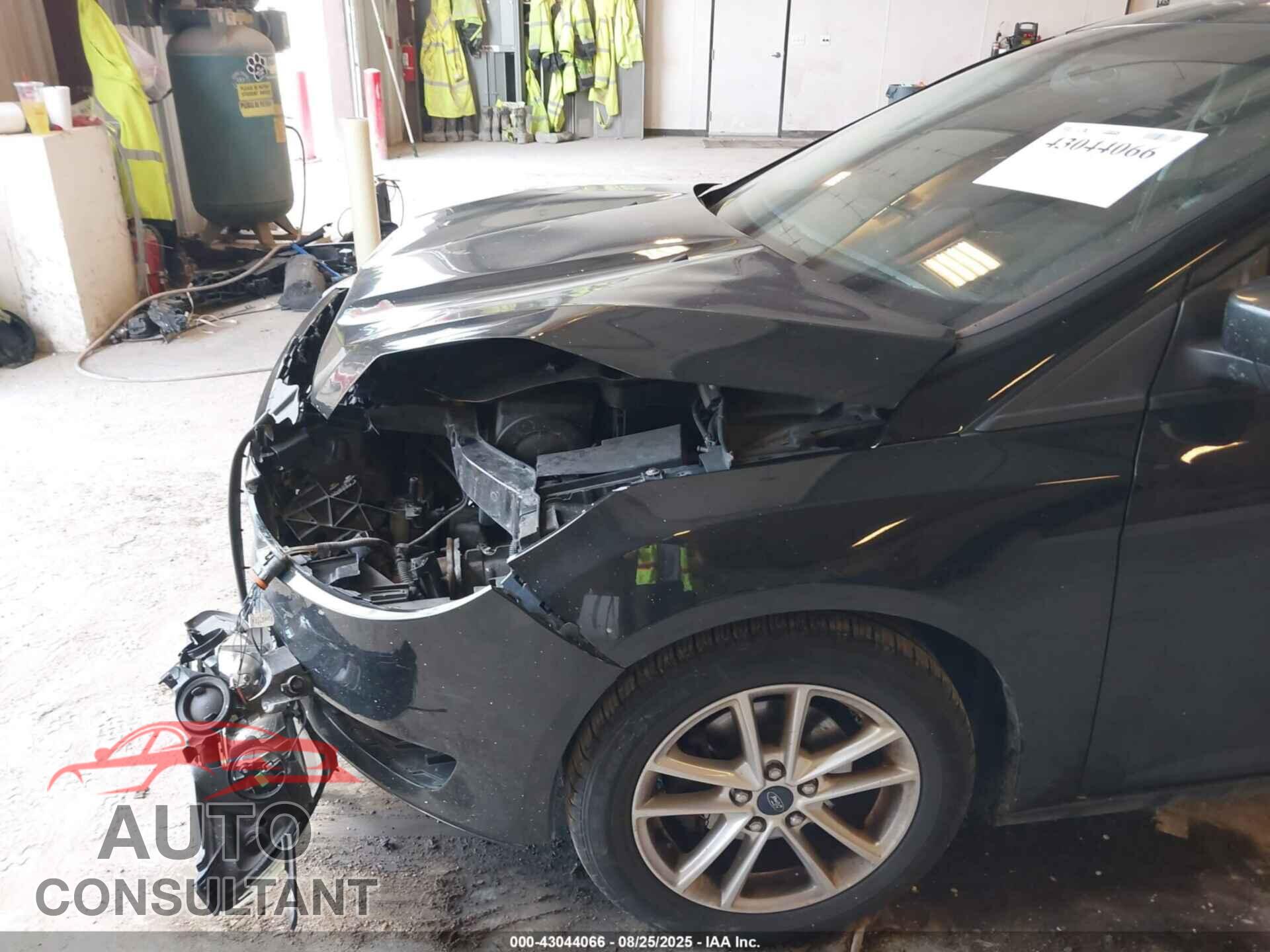 FORD FOCUS 2015 - 1FADP3F20FL277042
