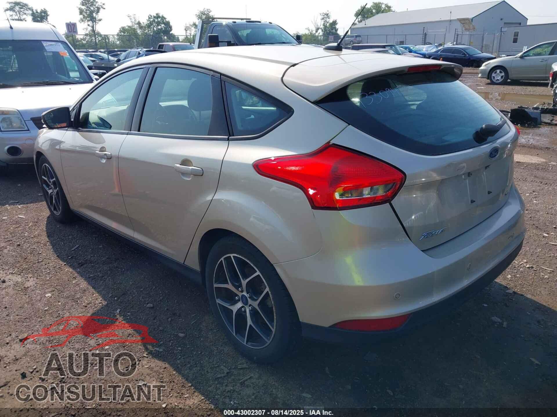 FORD FOCUS 2017 - 1FADP3M24HL323784