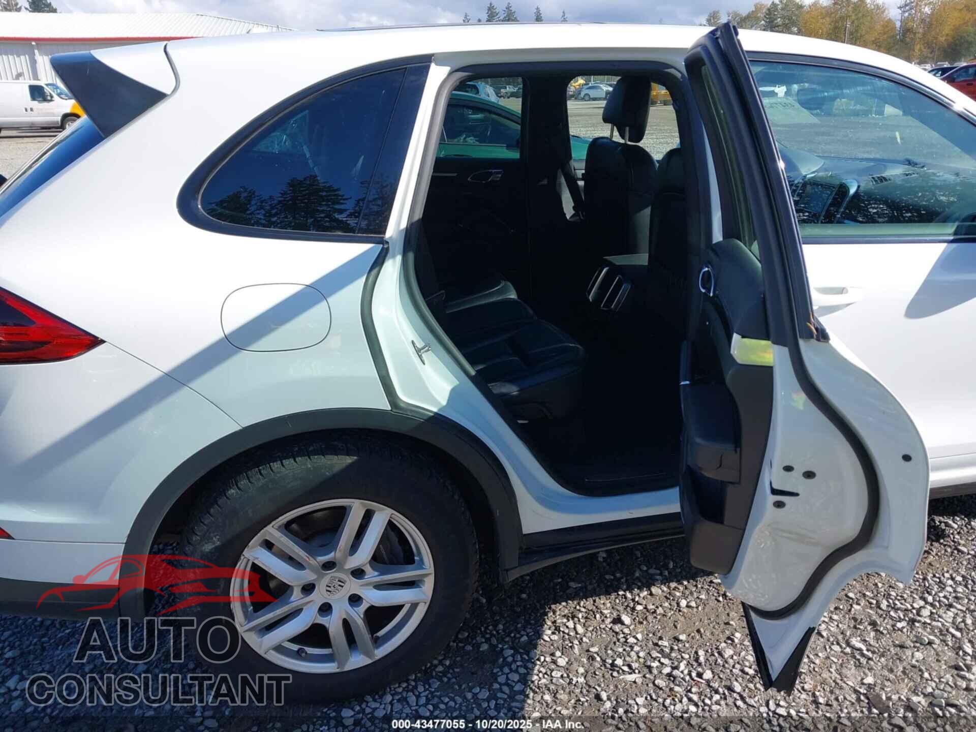 PORSCHE CAYENNE 2016 - WP1AA2A29GLA01362
