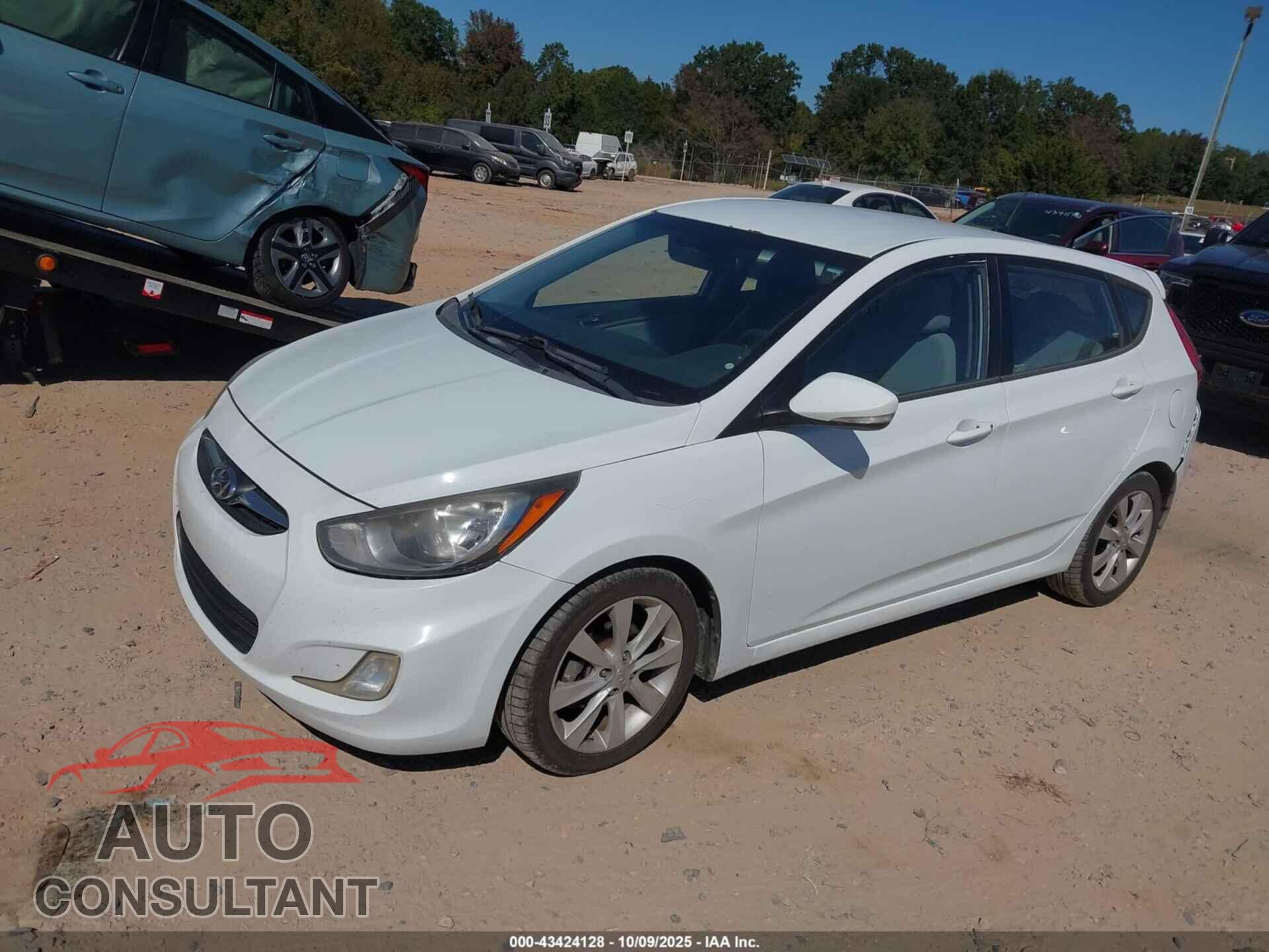 HYUNDAI ACCENT 2013 - KMHCU5AEXDU097453