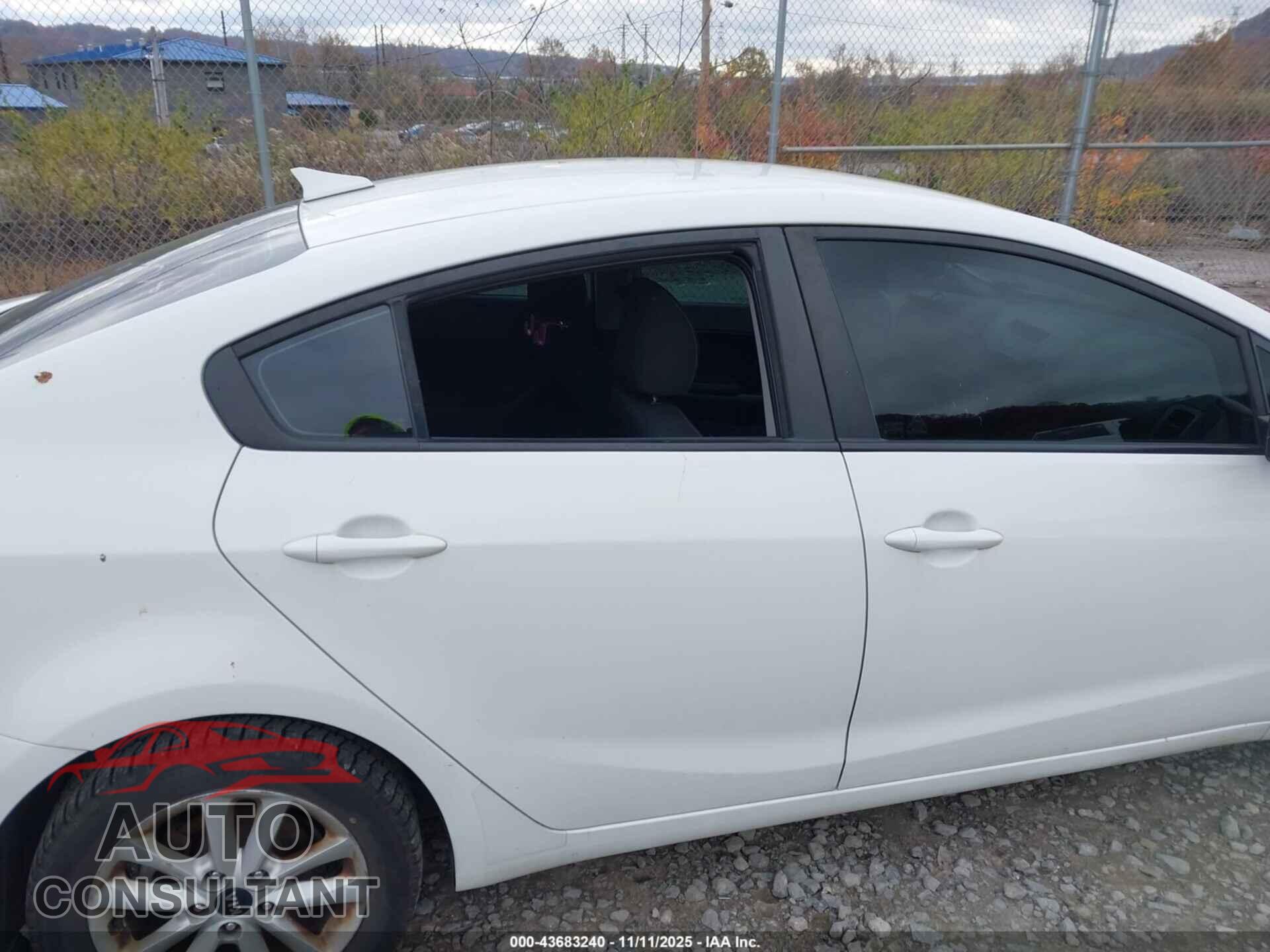 KIA FORTE 2017 - 3KPFL4A75HE062484
