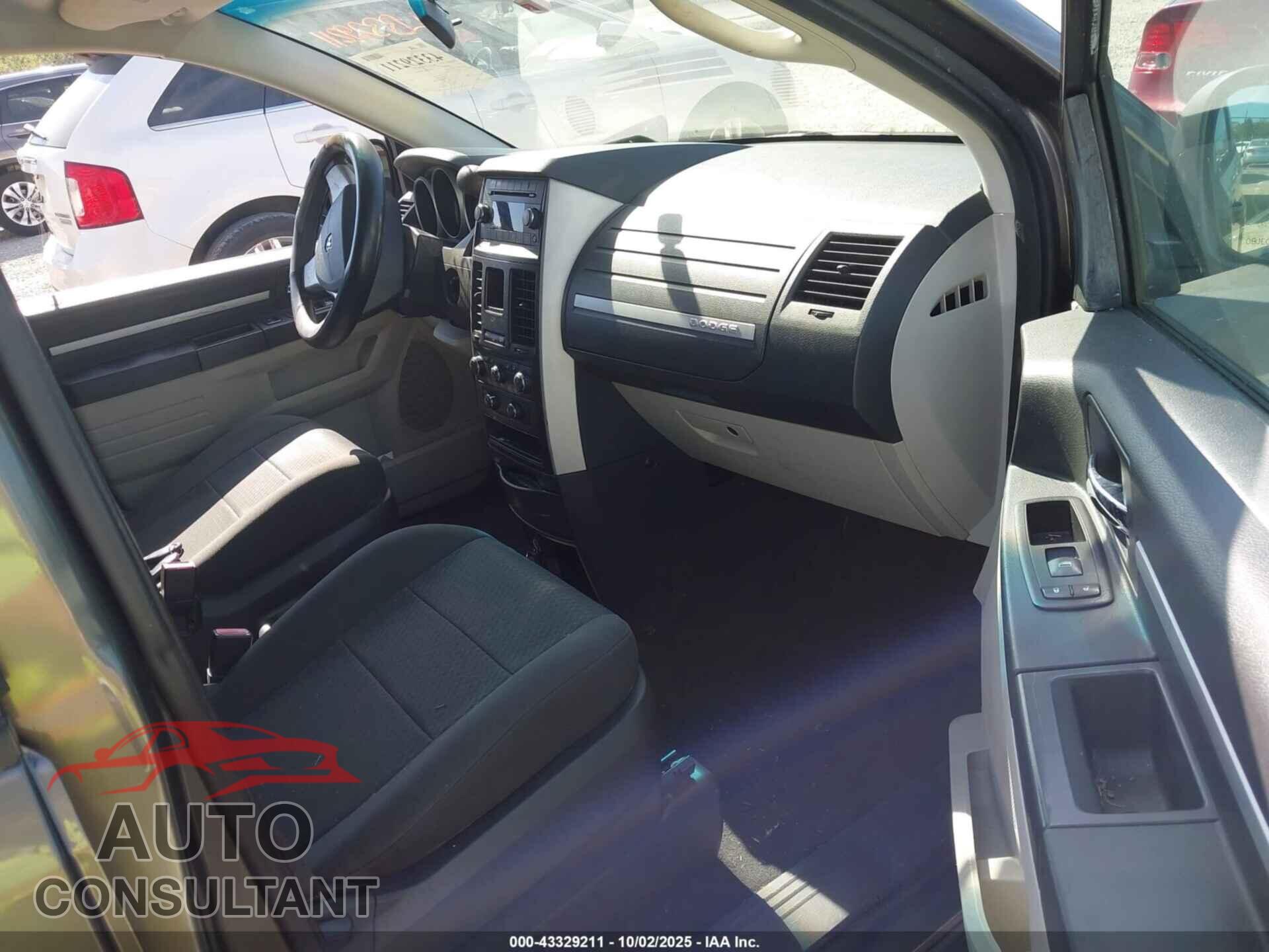 DODGE GRAND CARAVAN 2010 - 2D4RN4DE8AR335250
