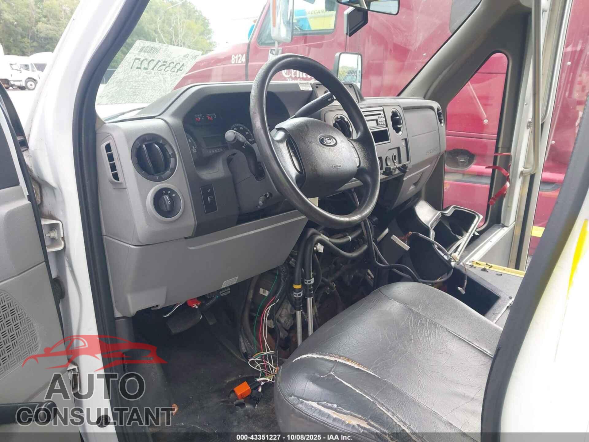 FORD E-350 CUTAWAY 2015 - 1FDEE3FL1FDA23889