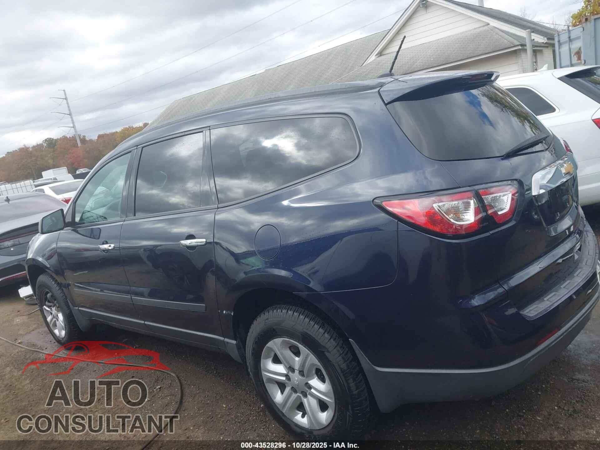 CHEVROLET TRAVERSE 2015 - 1GNKRFED5FJ117984