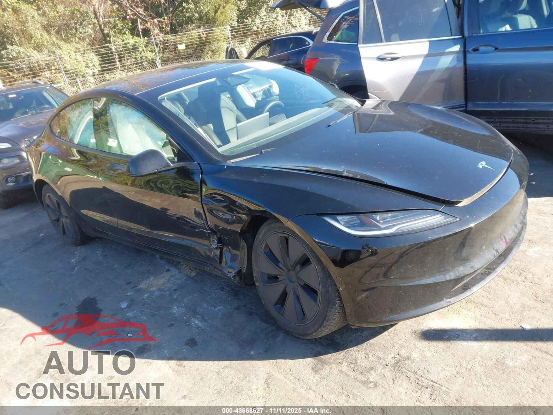 TESLA MODEL 3 2024 - 5YJ3E1EA6RF717877