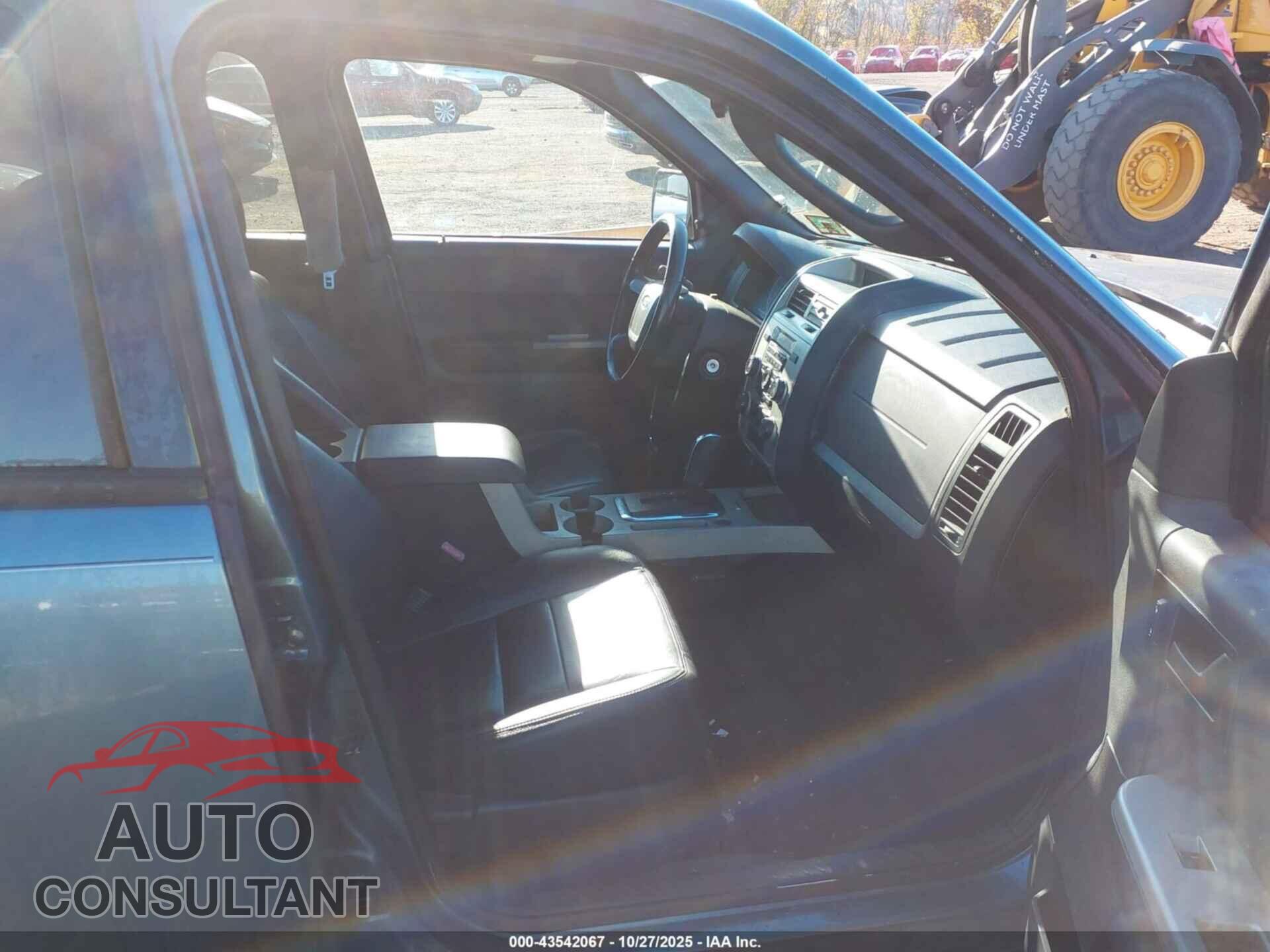 FORD ESCAPE 2010 - 1FMCU9DG7AKD41572