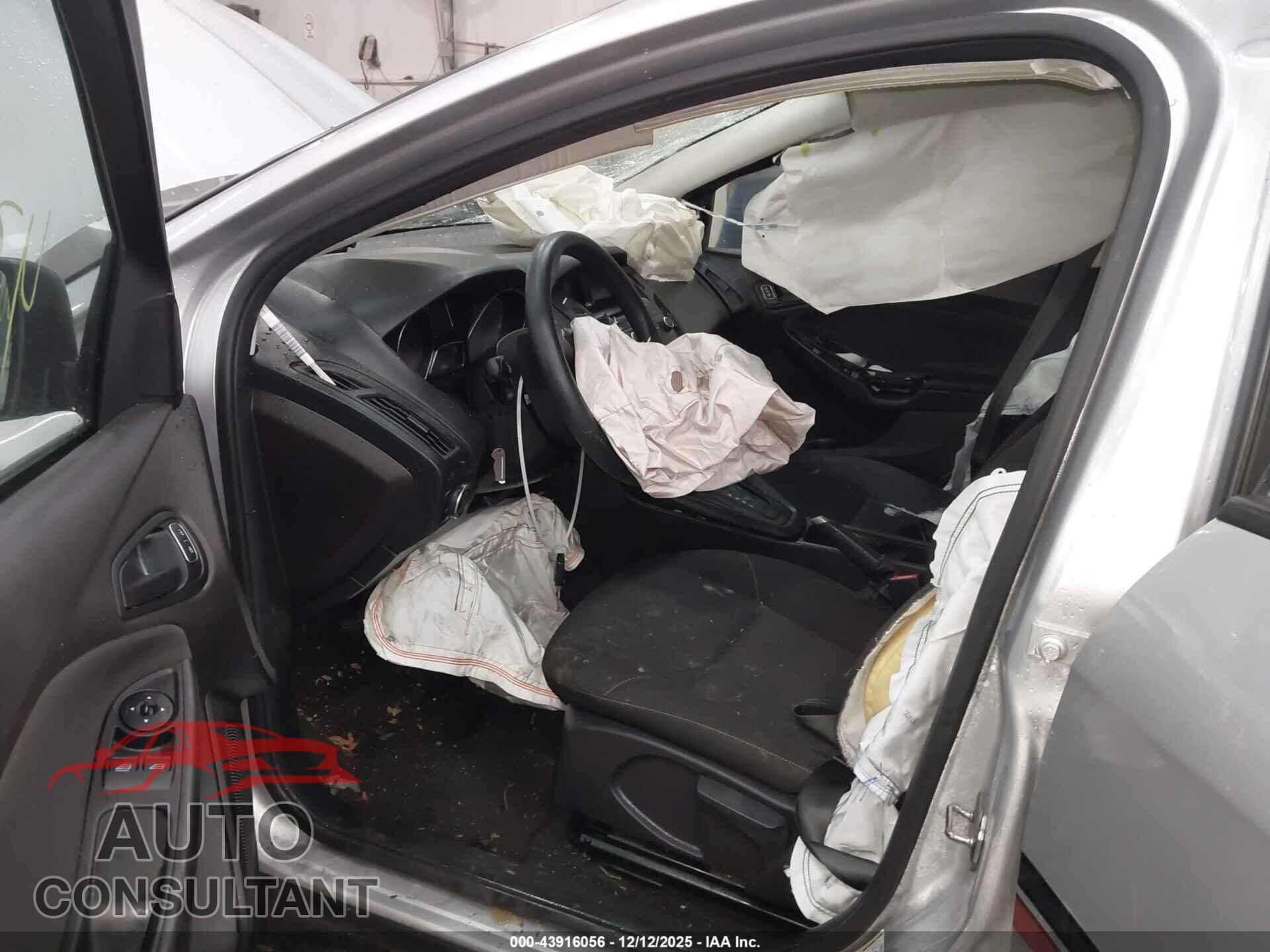 FORD FOCUS 2016 - 1FADP3E2XGL211519