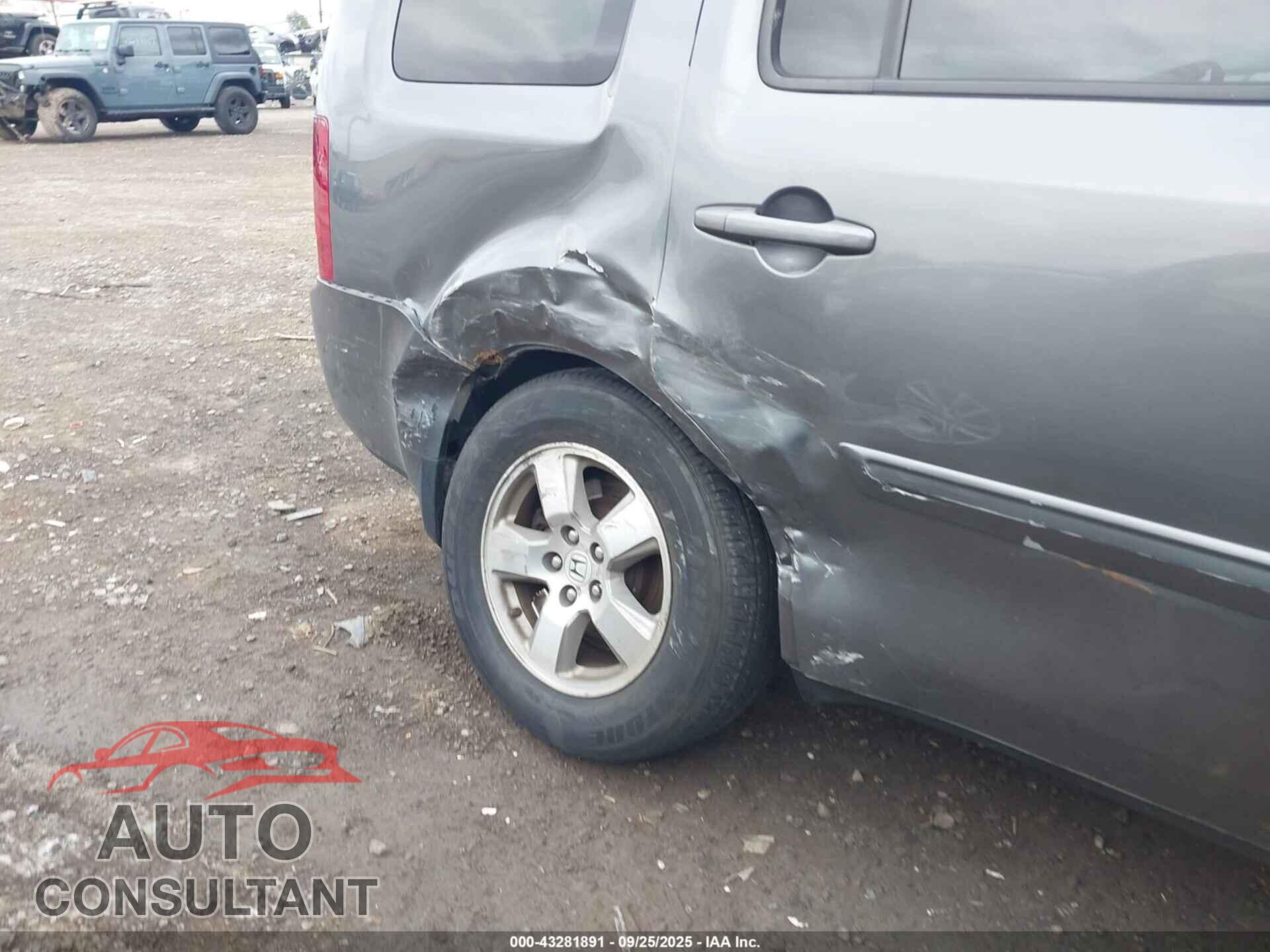 HONDA PILOT 2011 - 5FNYF4H67BB020672