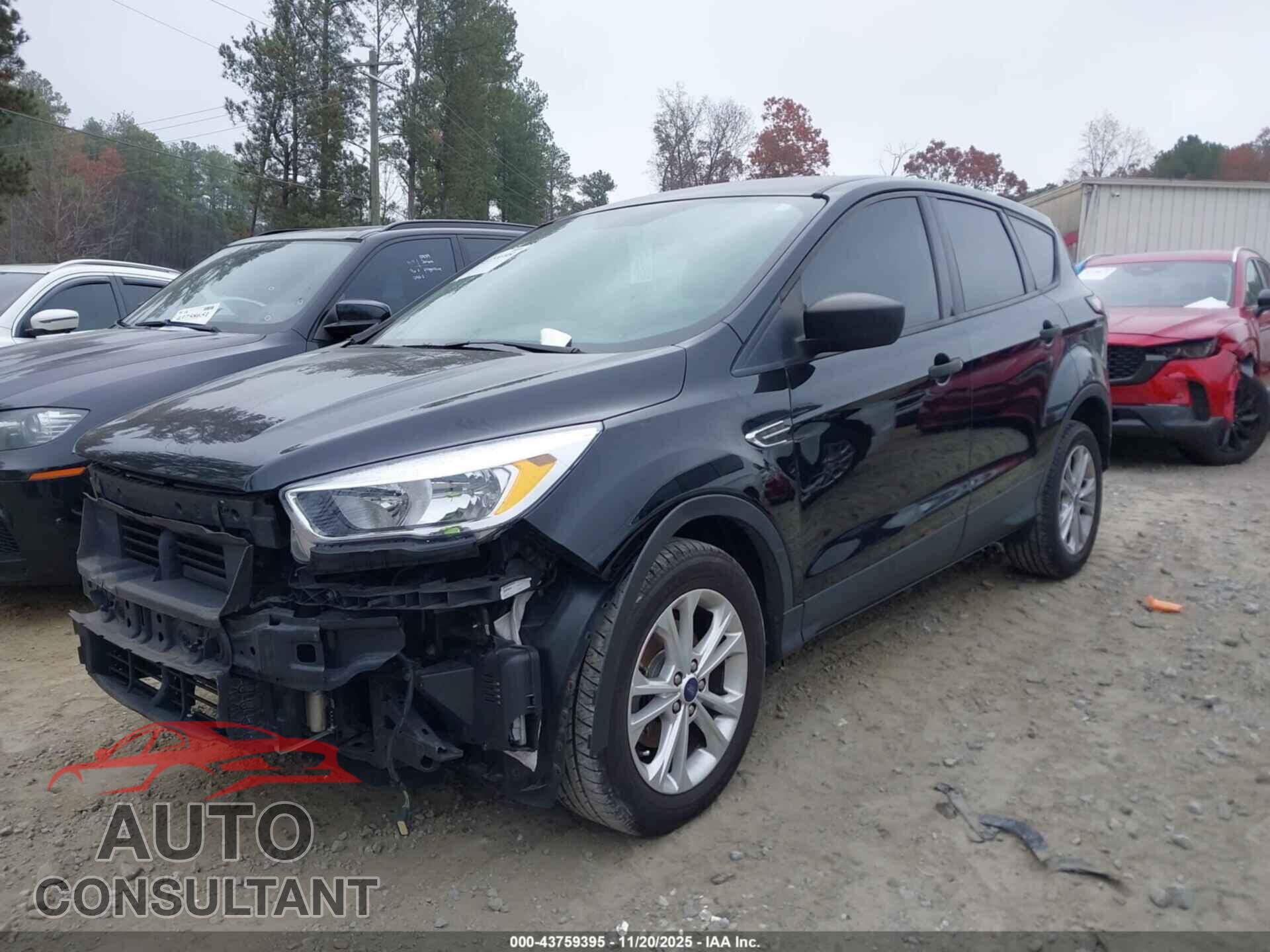 FORD ESCAPE 2017 - 1FMCU0F73HUB64817