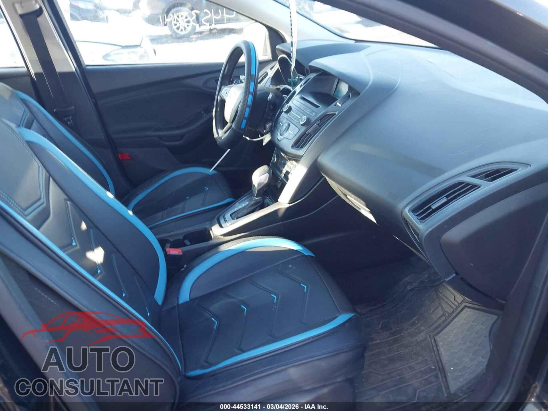 FORD FOCUS 2017 - 1FADP3E21HL330514