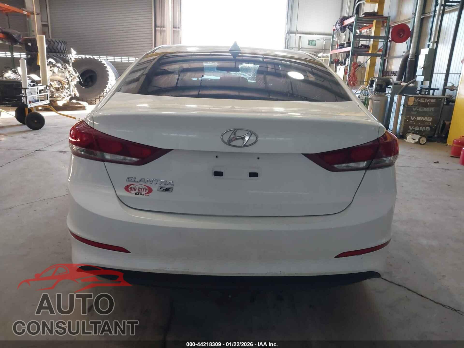 HYUNDAI ELANTRA 2017 - 5NPD74LF9HH210812