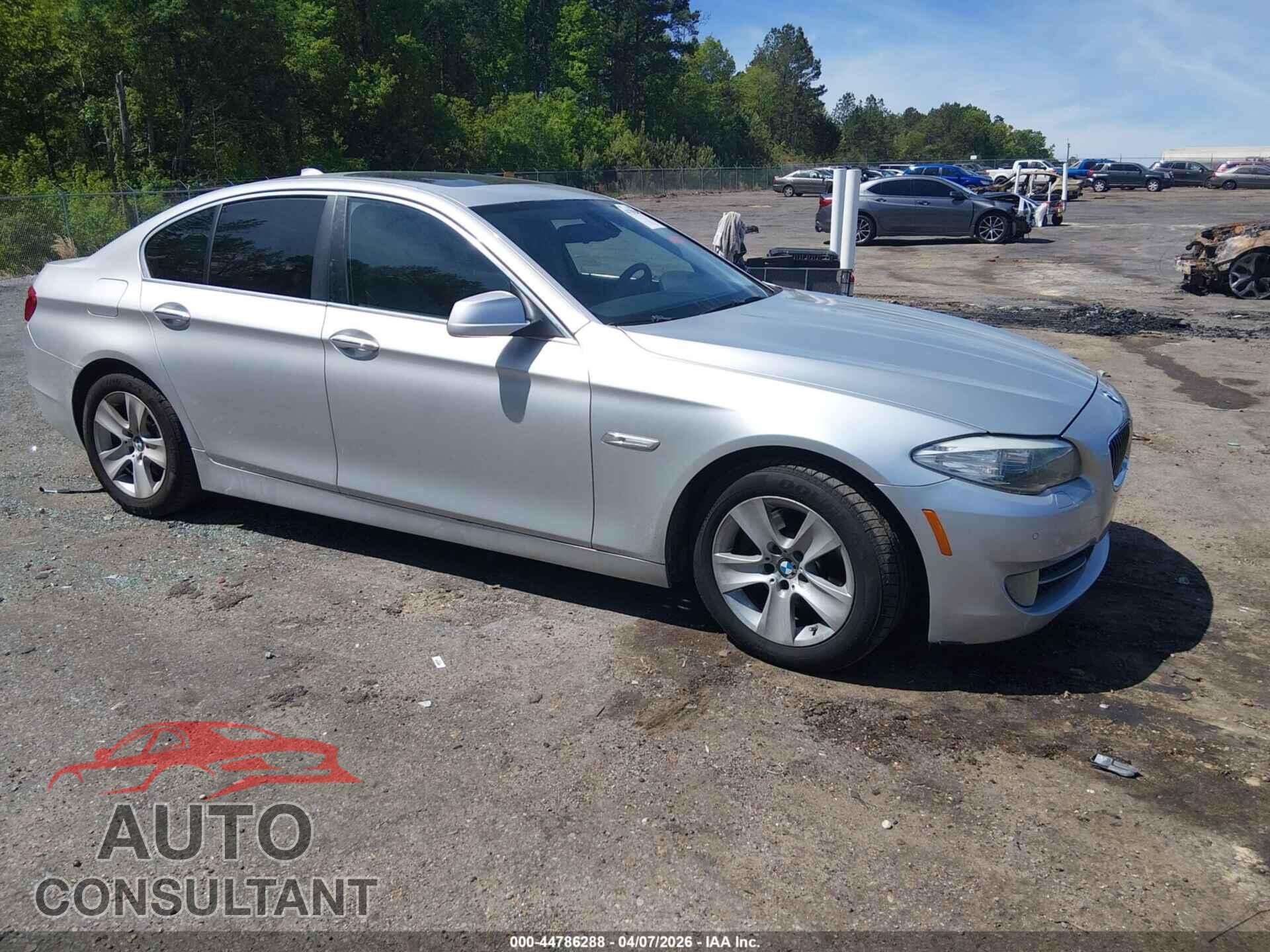 BMW 528I 2011 - WBAFR1C51BDJ97525