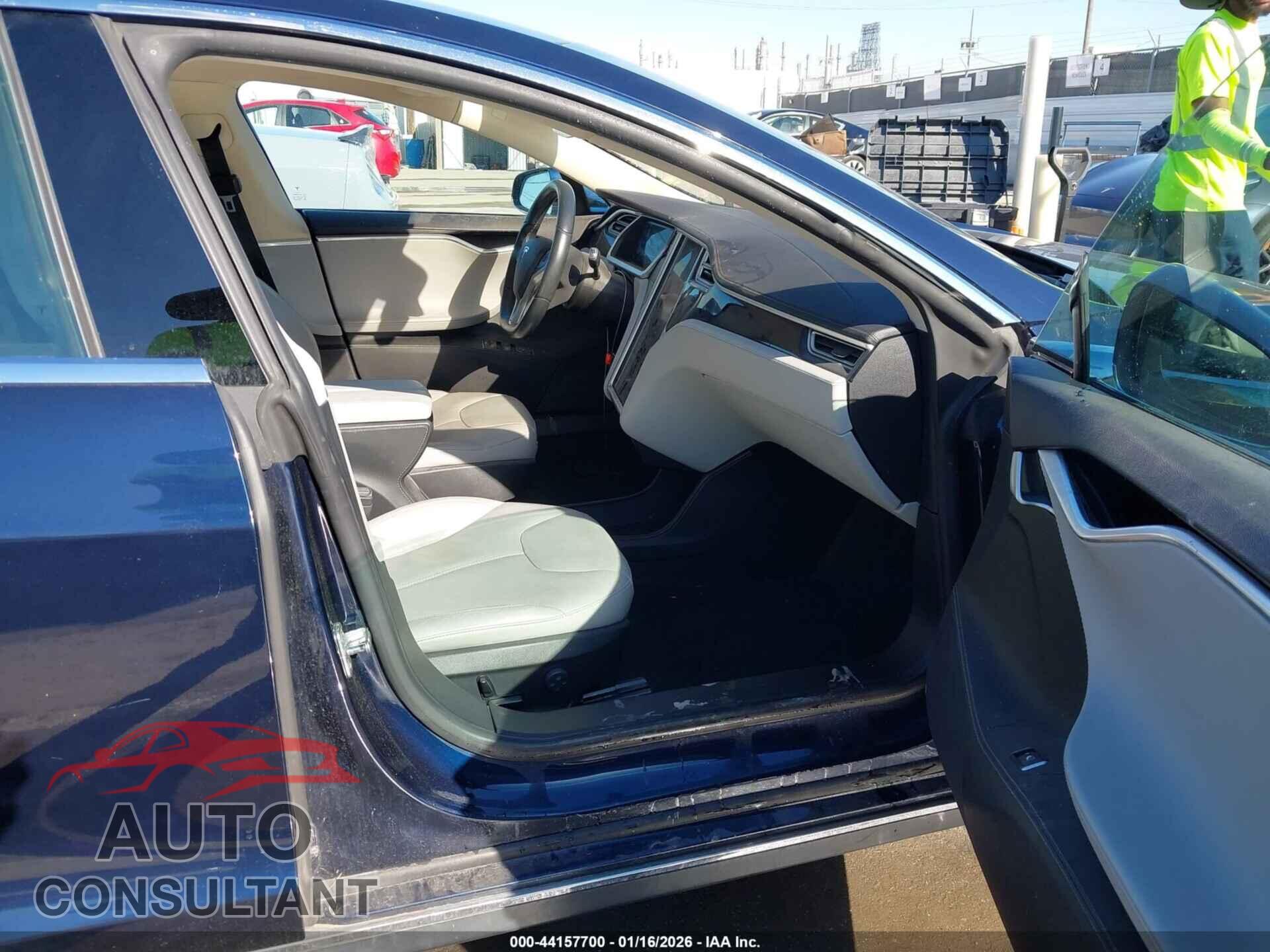 TESLA MODEL S 2014 - 5YJSA1H10EFP31951