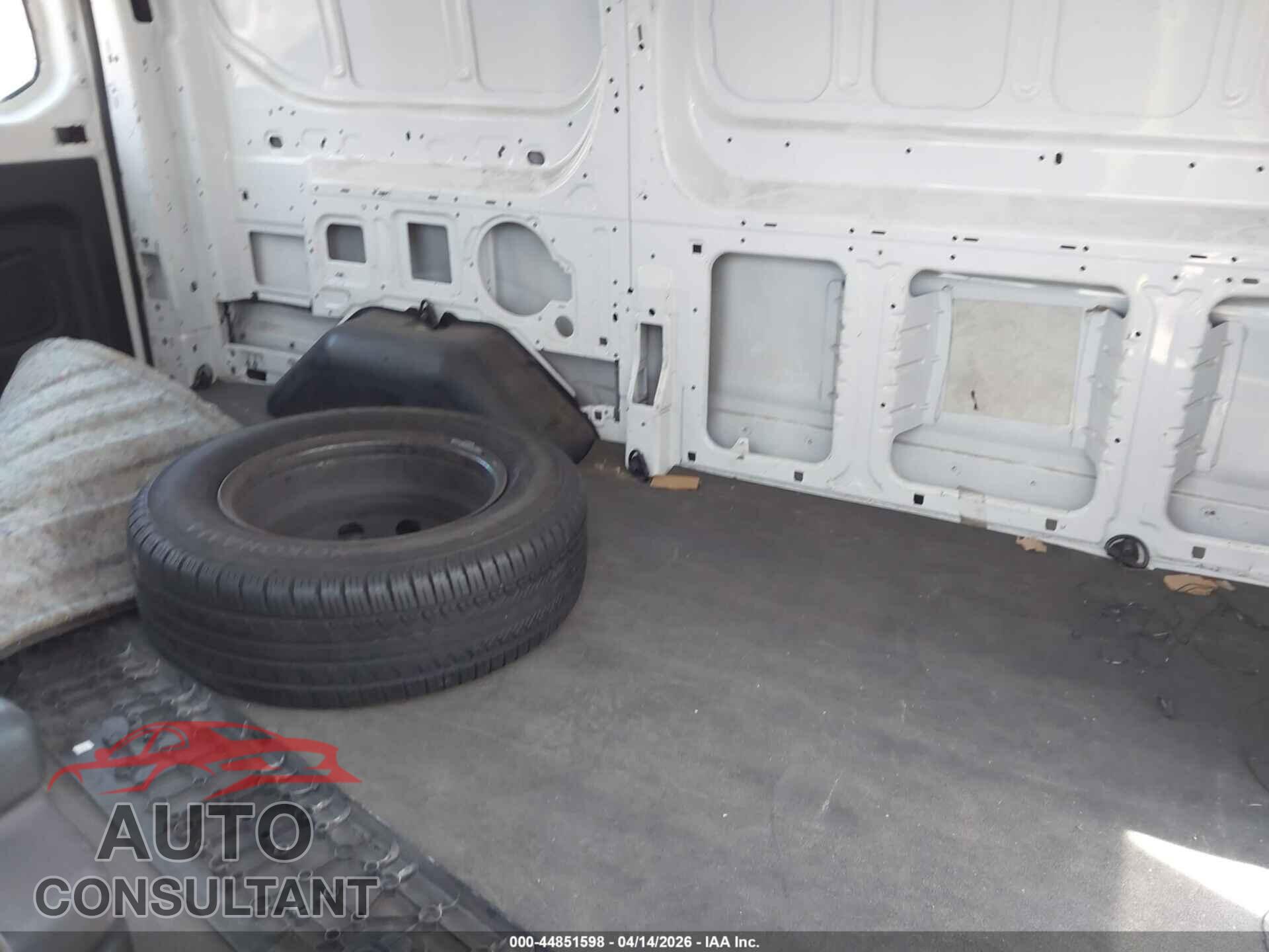 FORD TRANSIT-150 2015 - 1FTNE1ZM7FKA11674