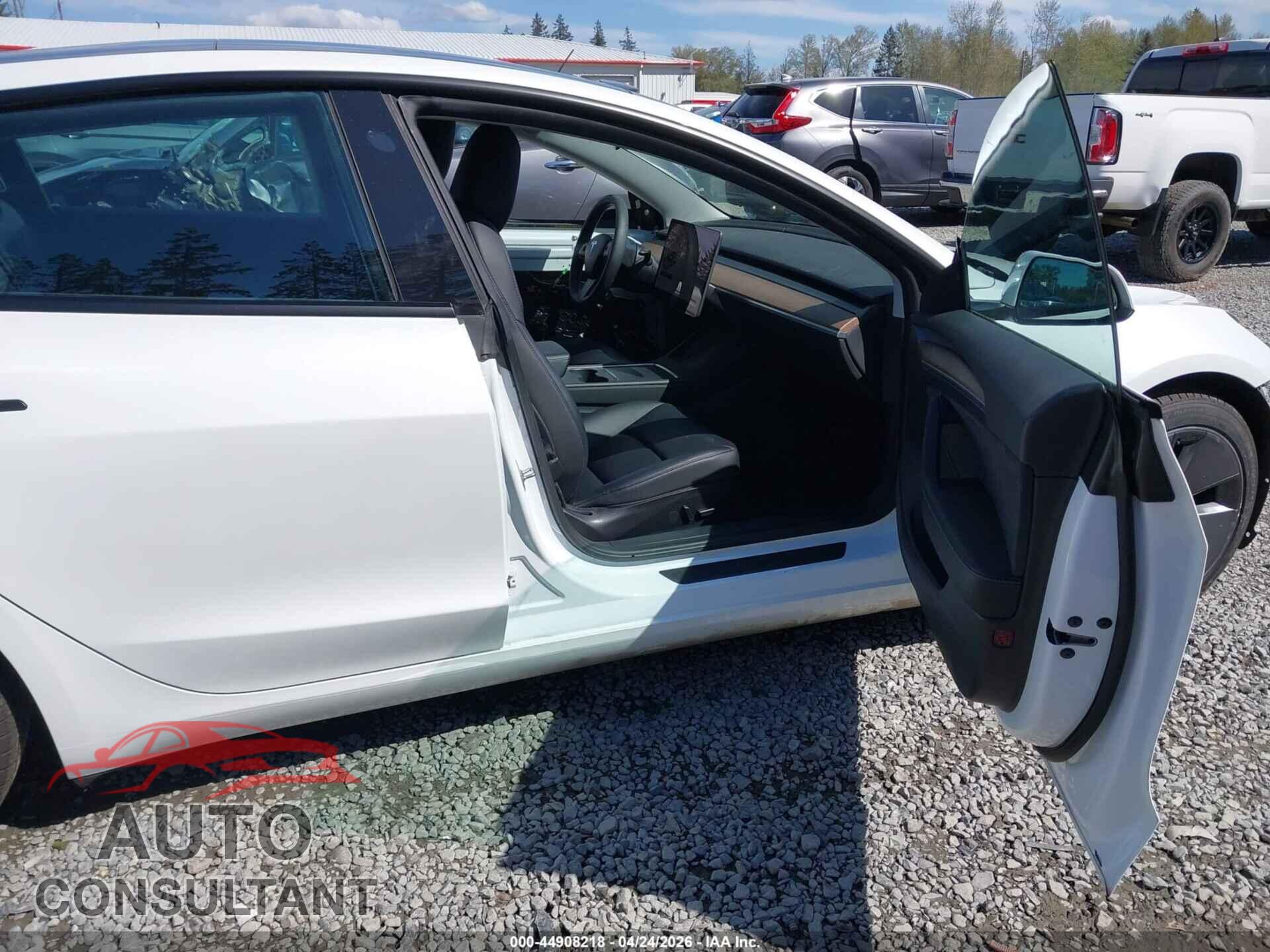 TESLA MODEL 3 2021 - 5YJ3E1EA8MF062159